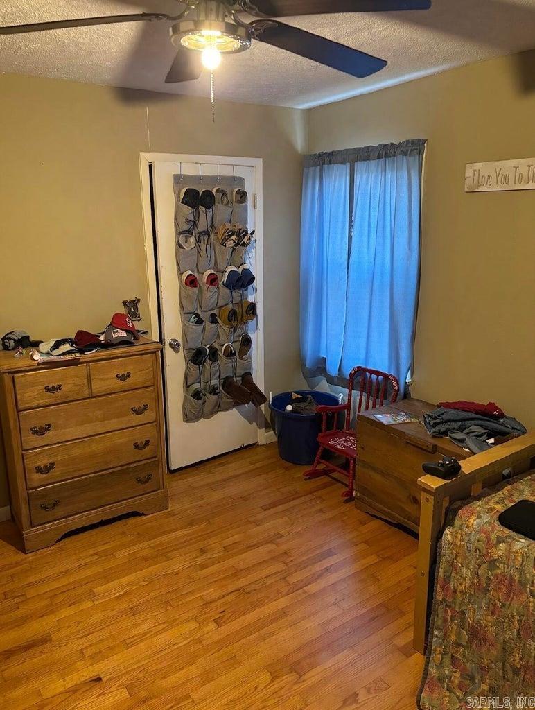LASSITERS RIVERVIEW - Residential