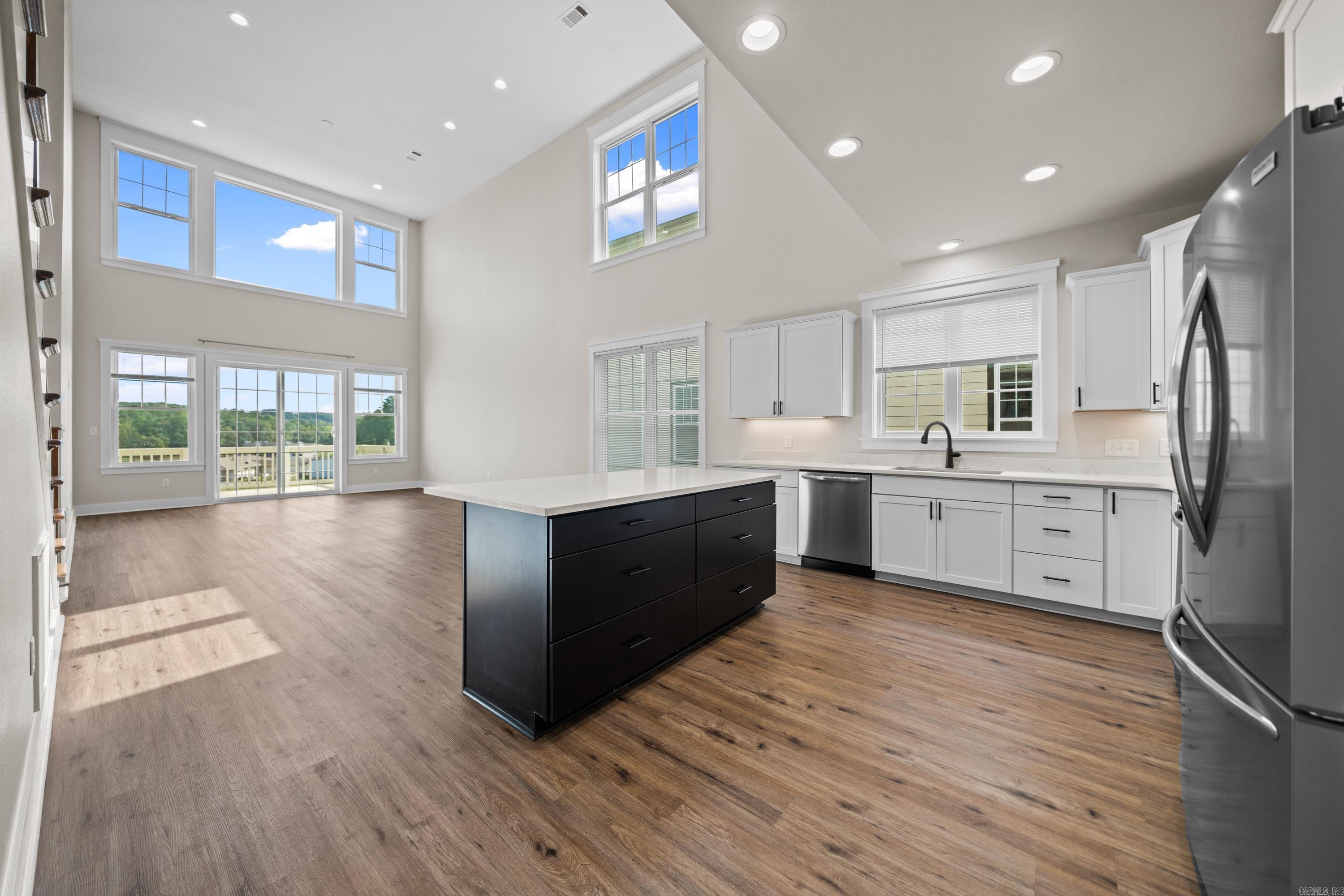 POND VIEW ESTATES - Residential Lease