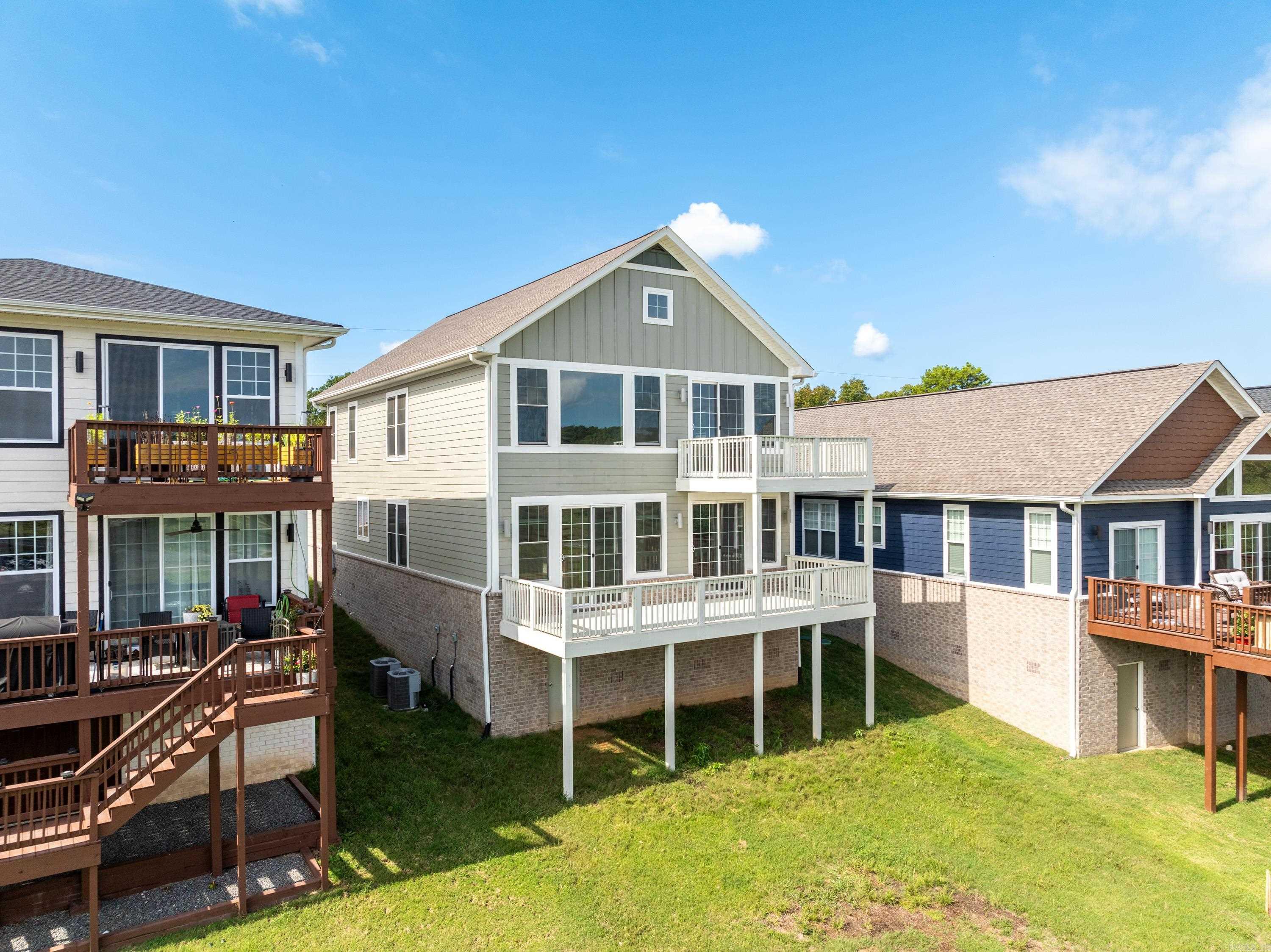 POND VIEW ESTATES - Residential Lease