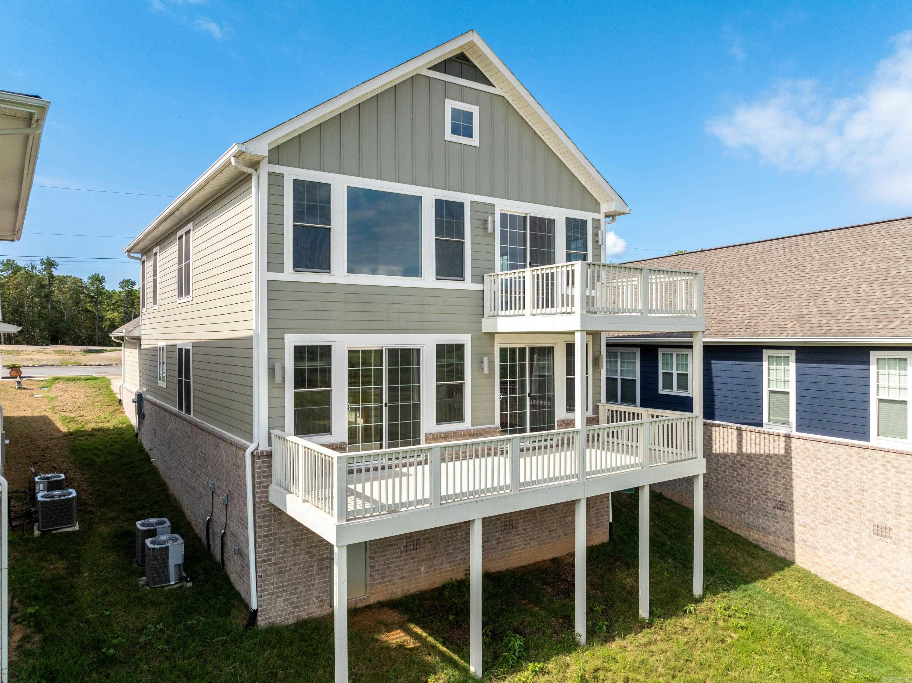 POND VIEW ESTATES - Residential Lease