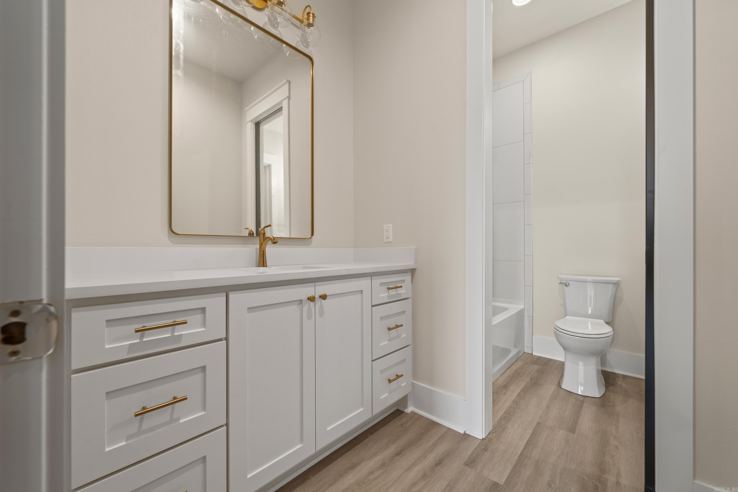 ARLINGTON PARK - Residential