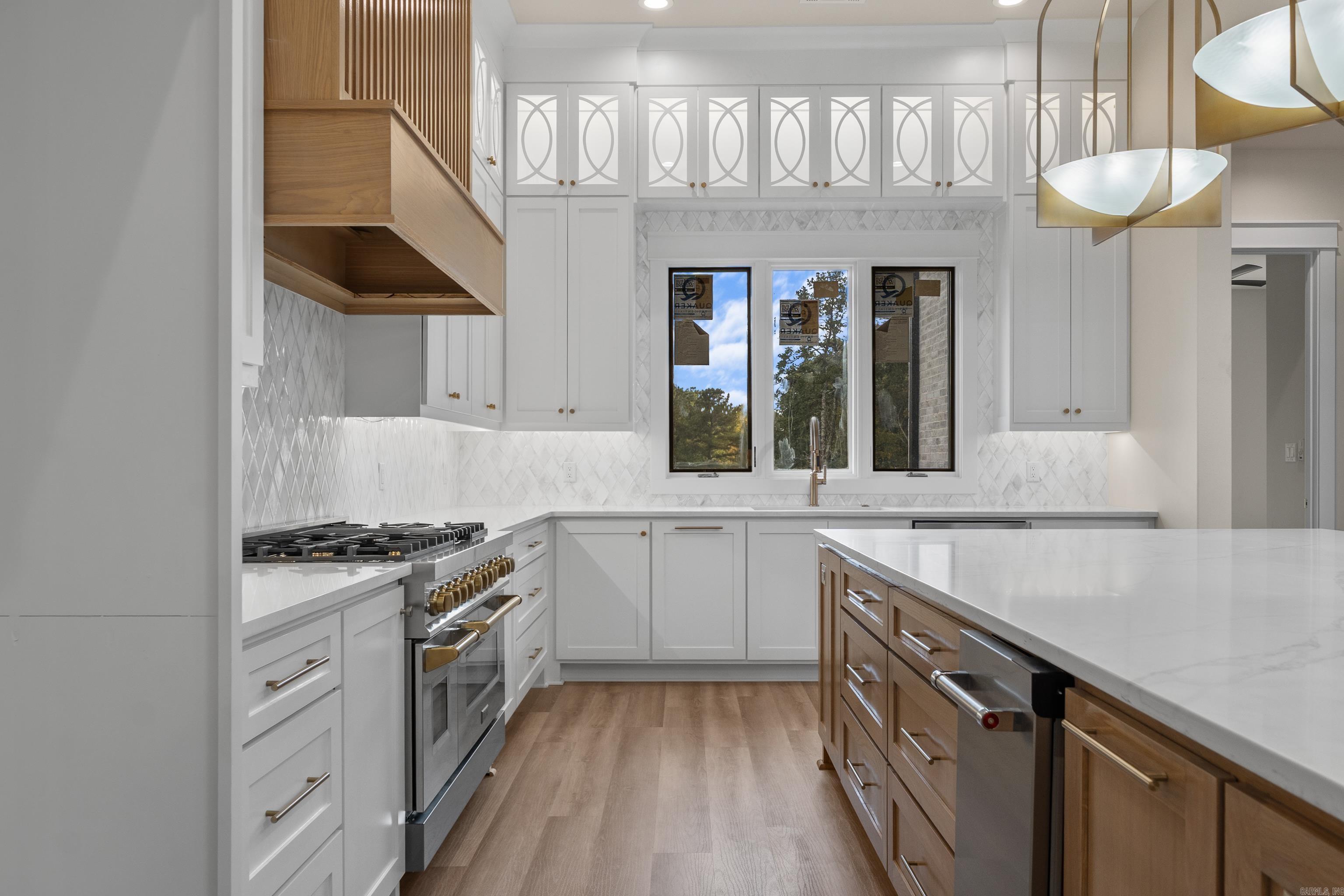 ARLINGTON PARK - Residential