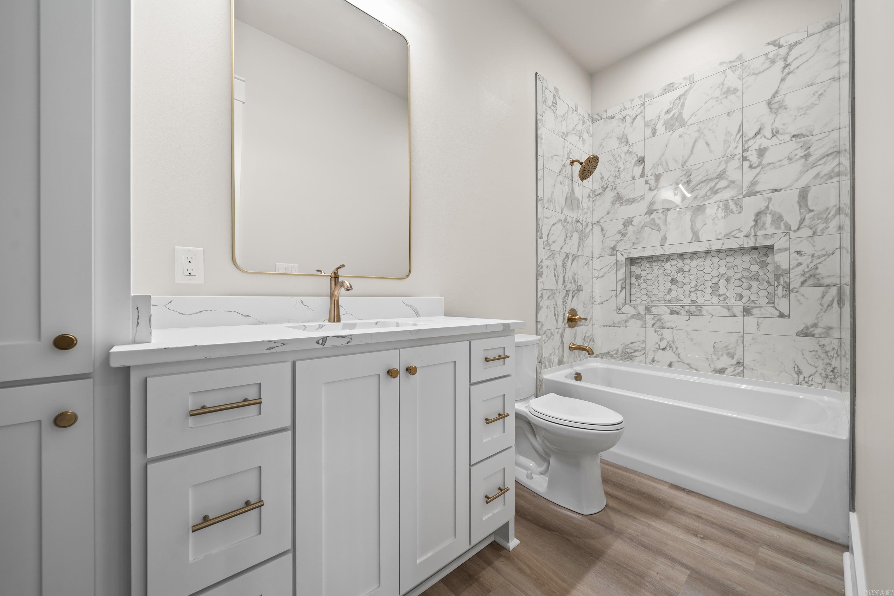 ARLINGTON PARK - Residential