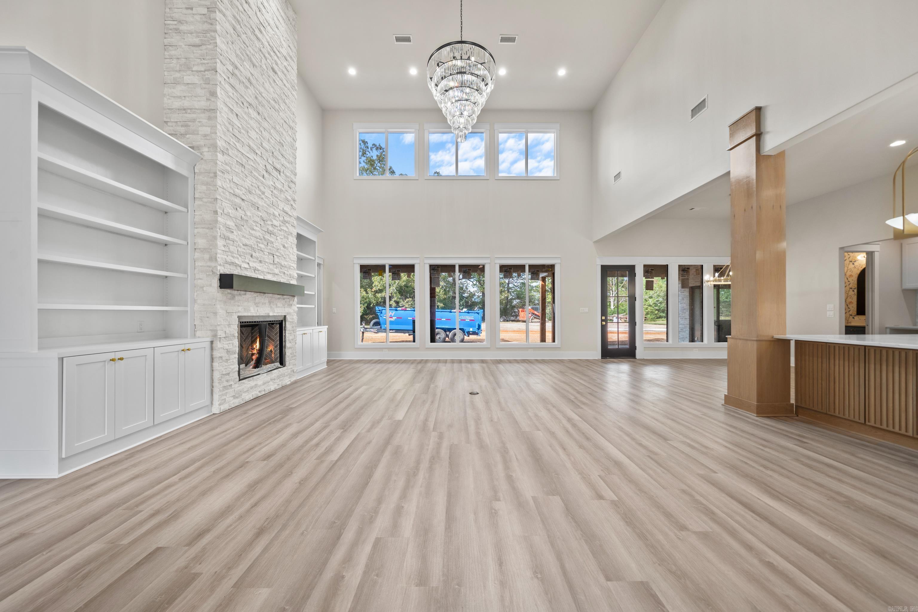 ARLINGTON PARK - Residential