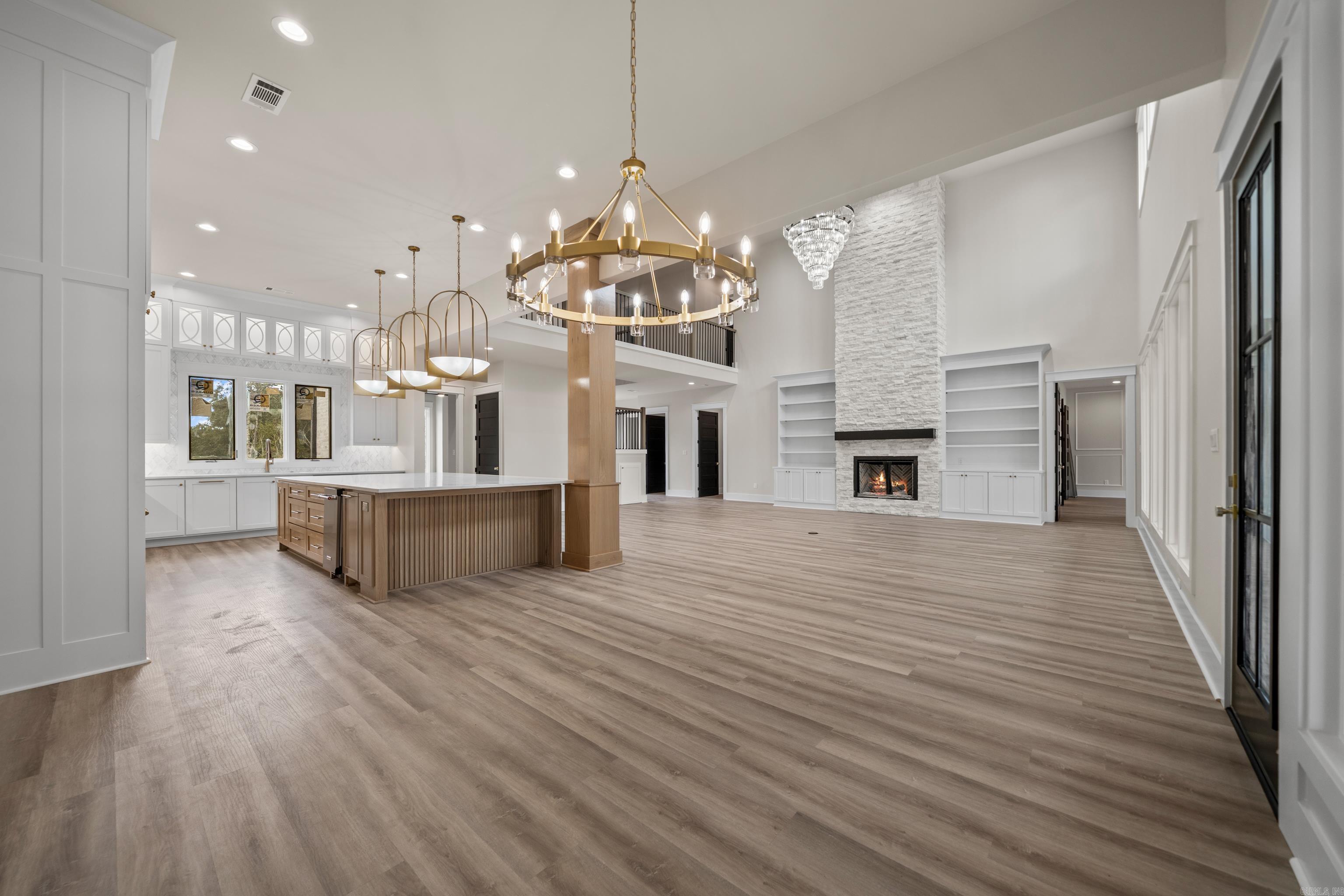 ARLINGTON PARK - Residential