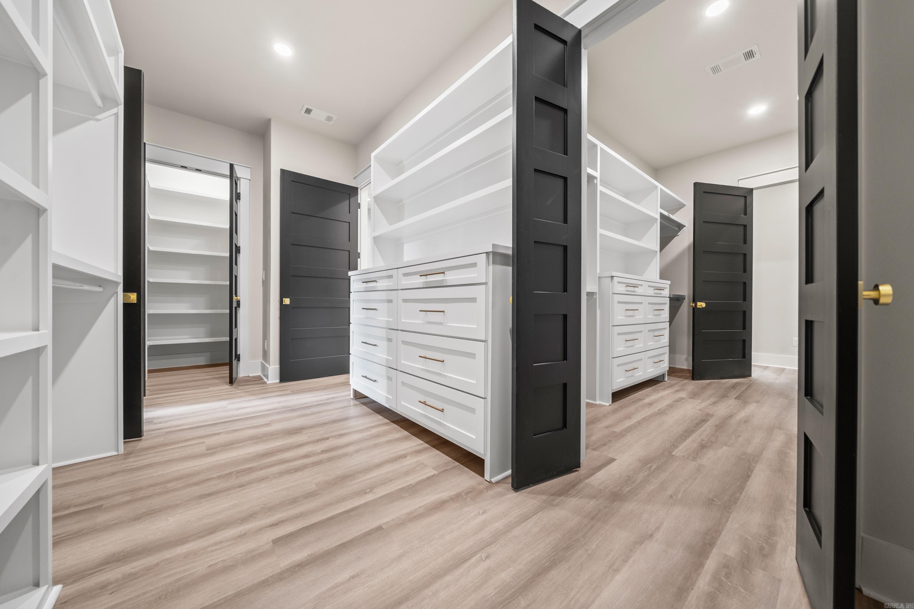 ARLINGTON PARK - Residential