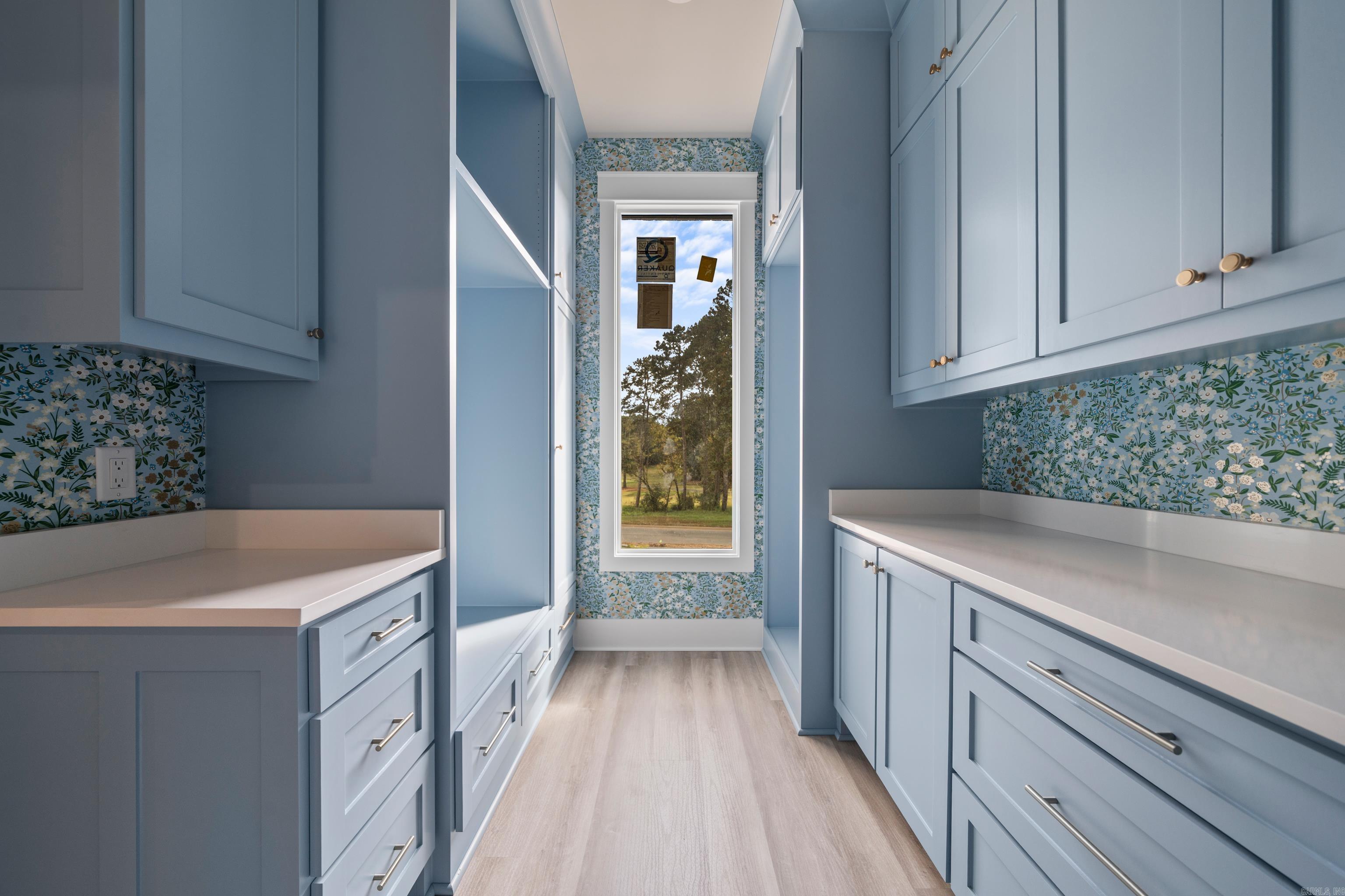 ARLINGTON PARK - Residential