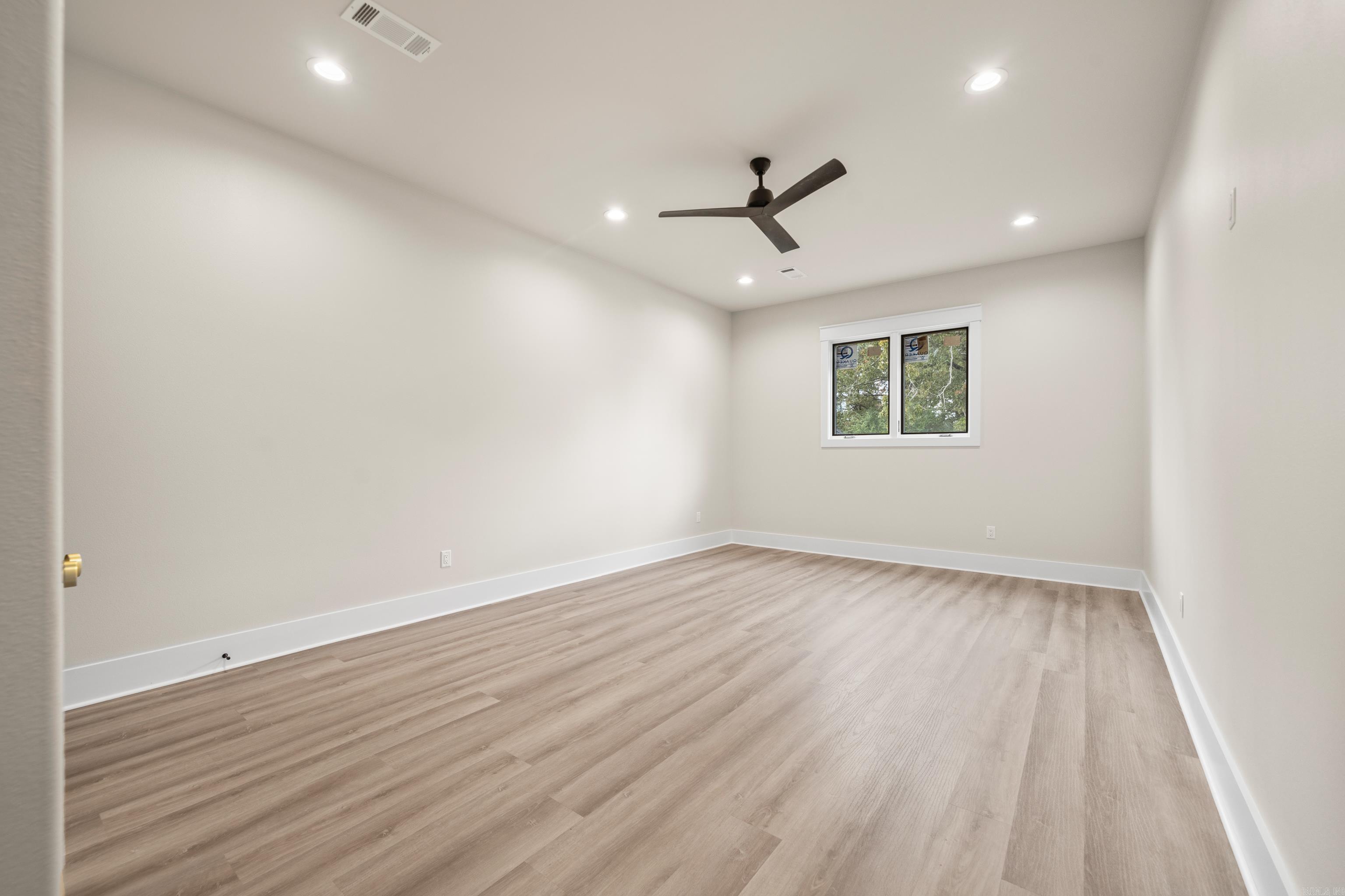 ARLINGTON PARK - Residential