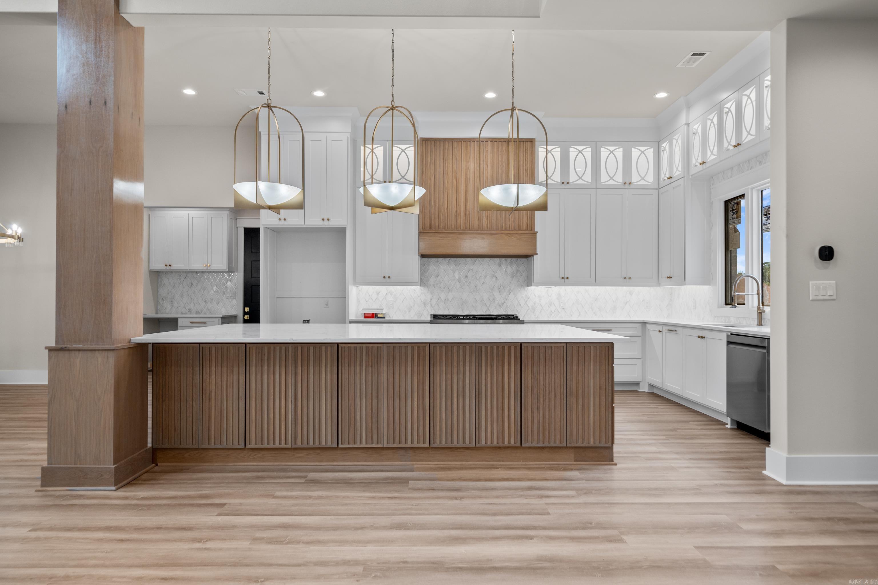 ARLINGTON PARK - Residential