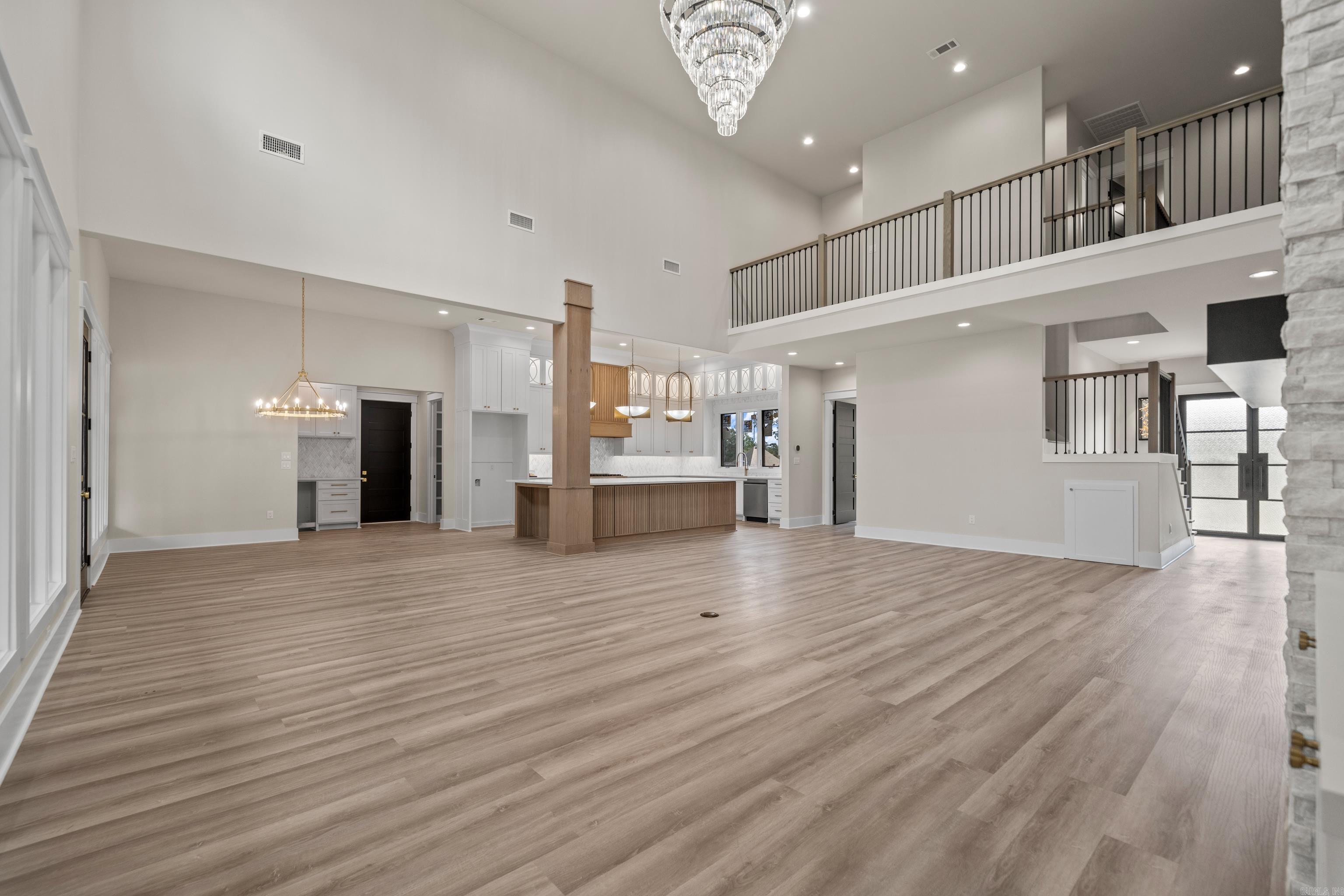 ARLINGTON PARK - Residential