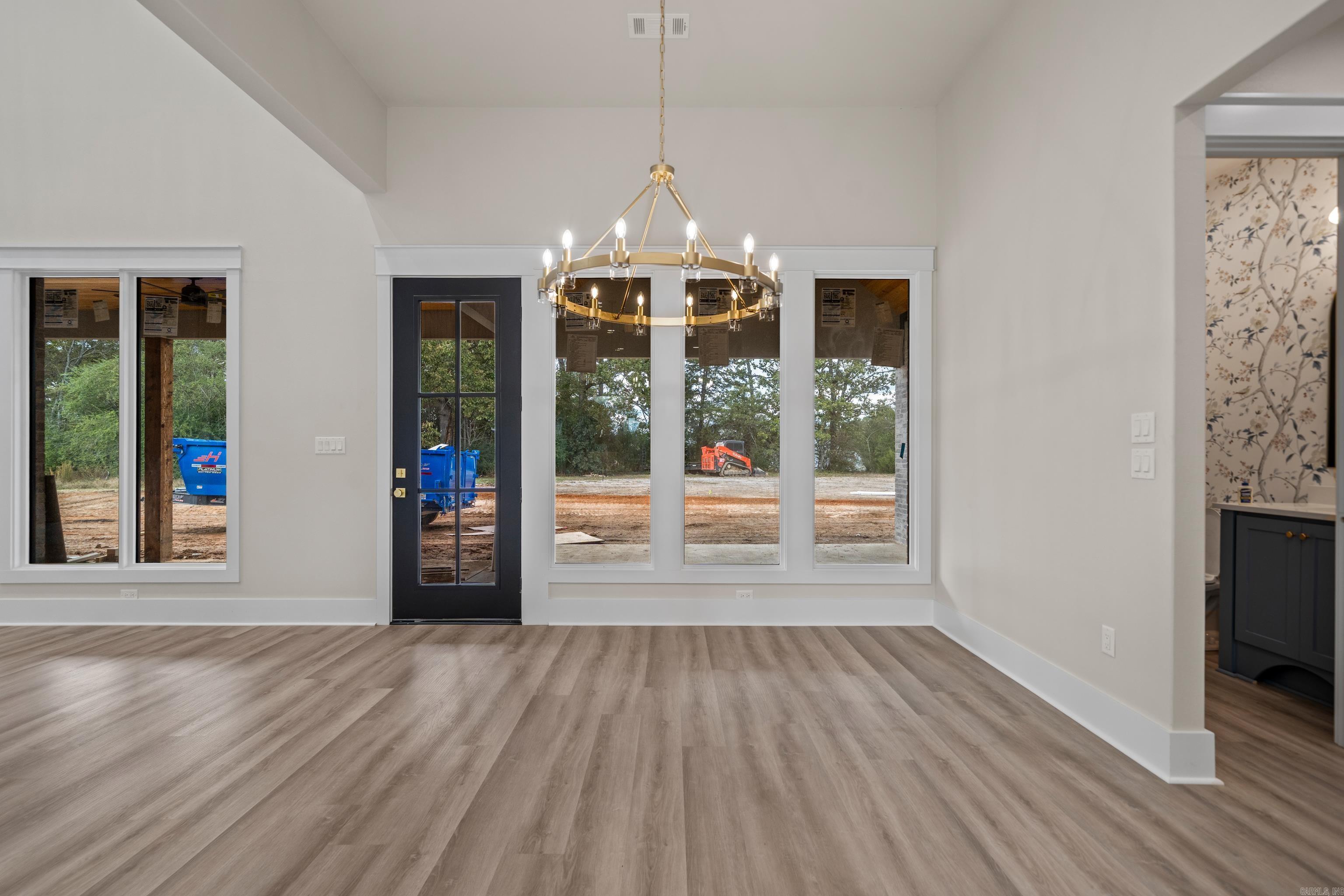 ARLINGTON PARK - Residential