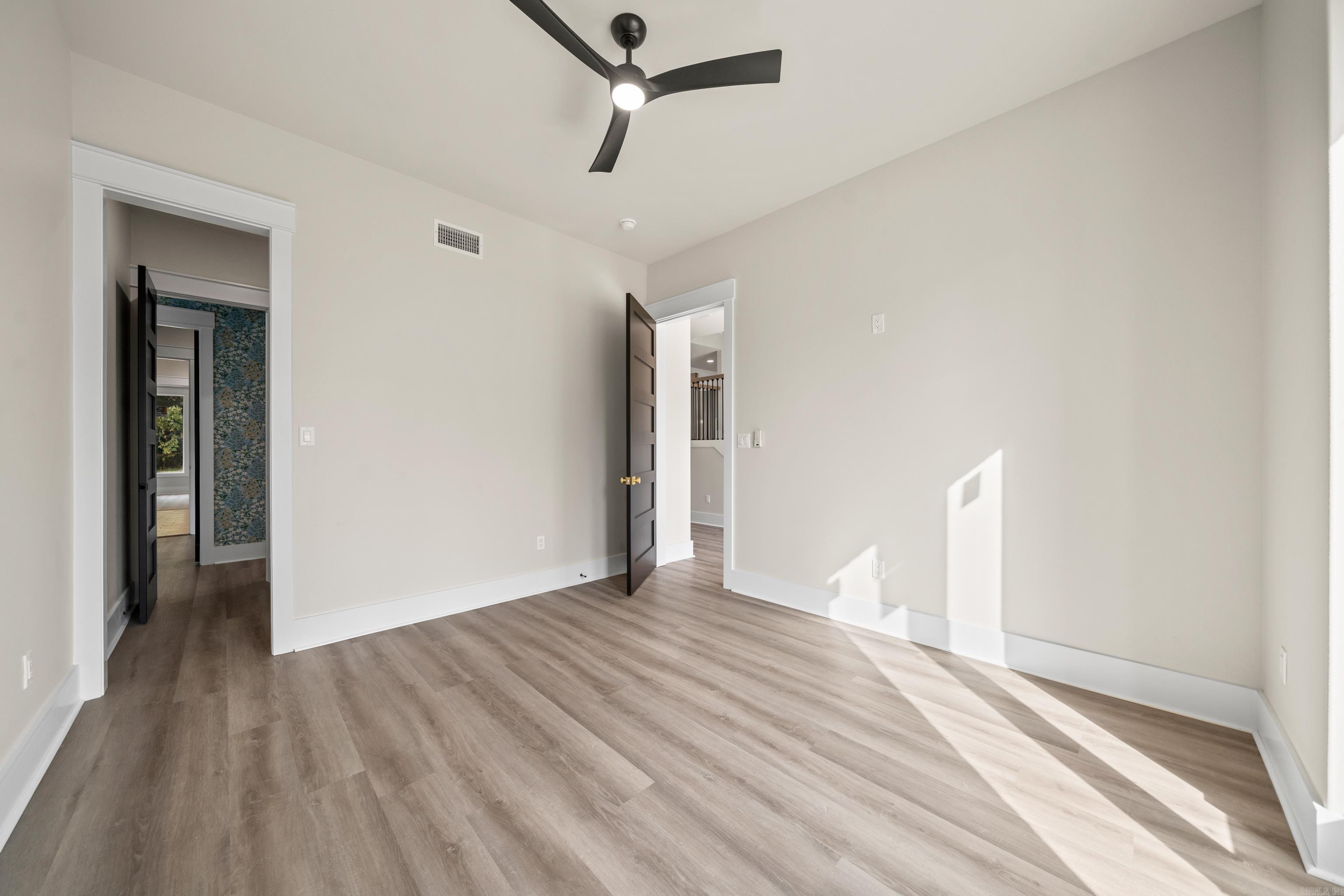 ARLINGTON PARK - Residential