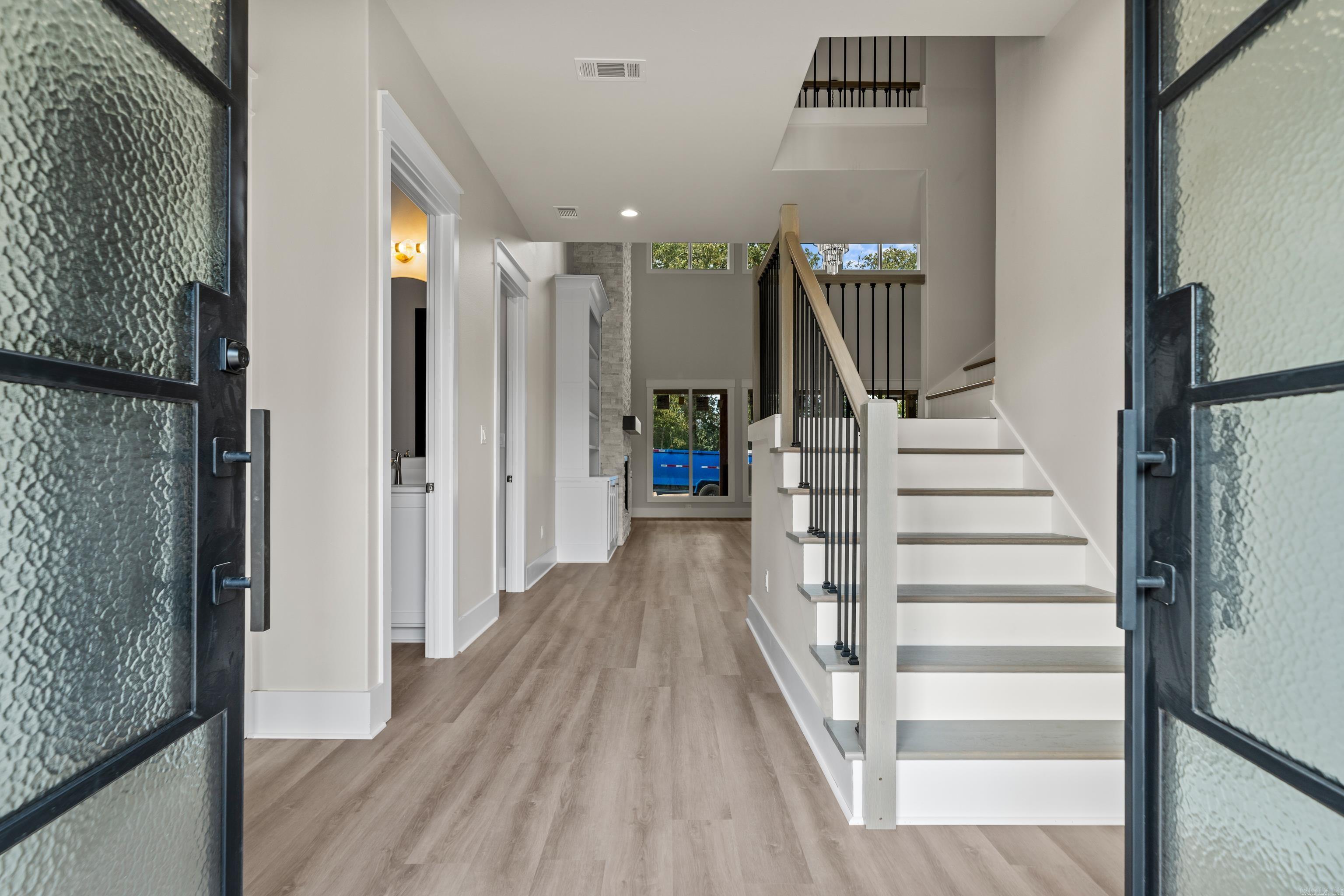 ARLINGTON PARK - Residential