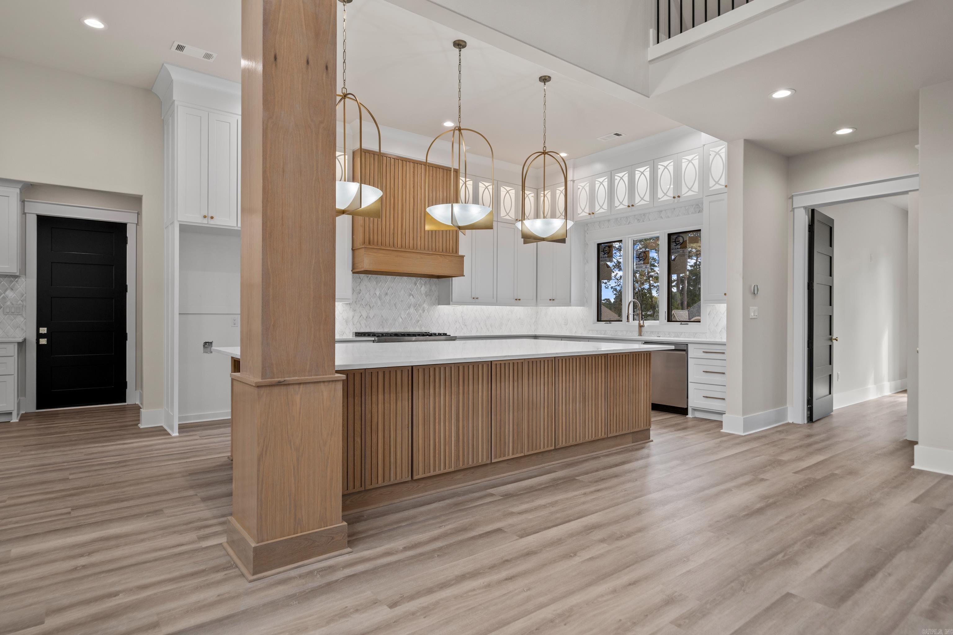 ARLINGTON PARK - Residential