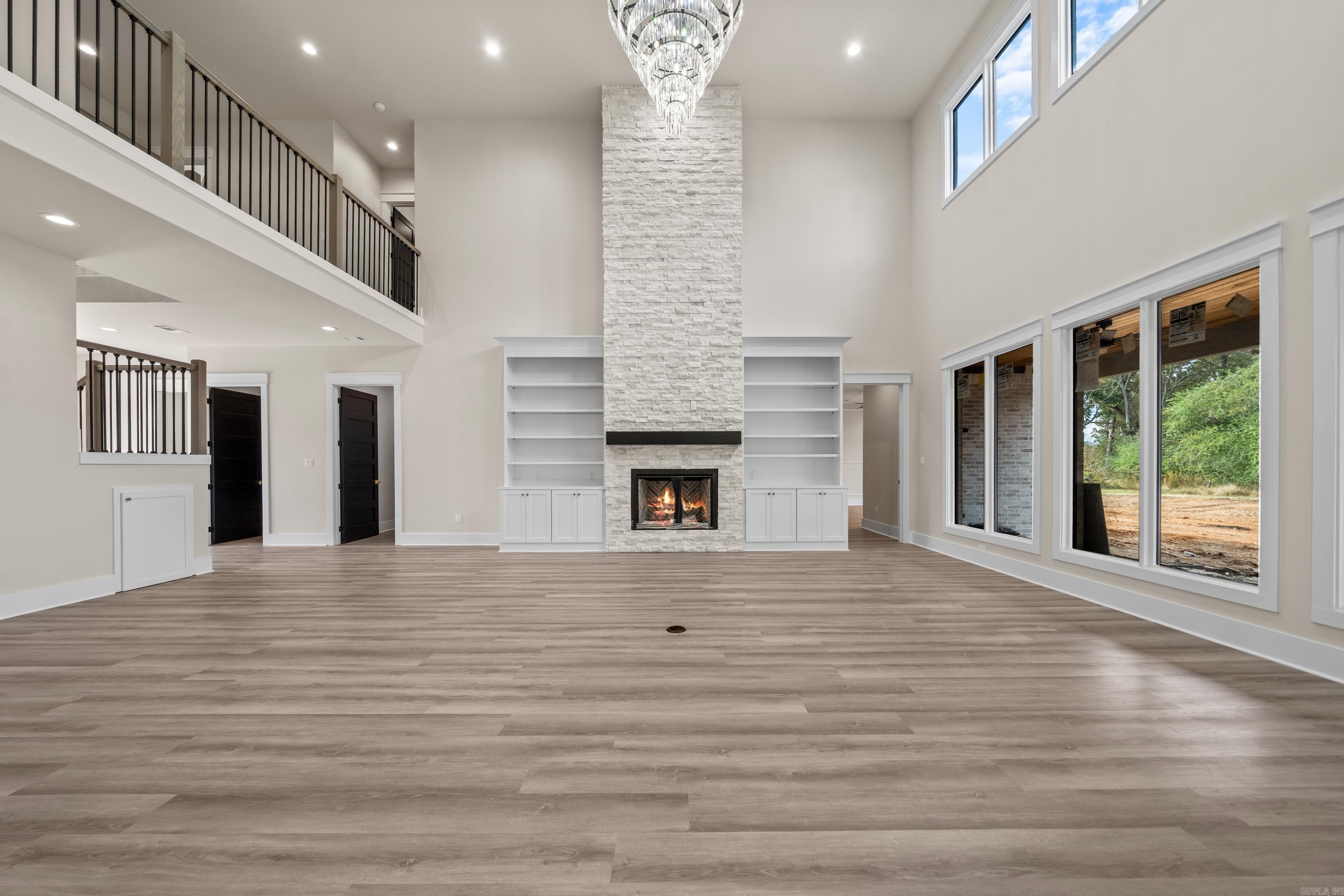 ARLINGTON PARK - Residential