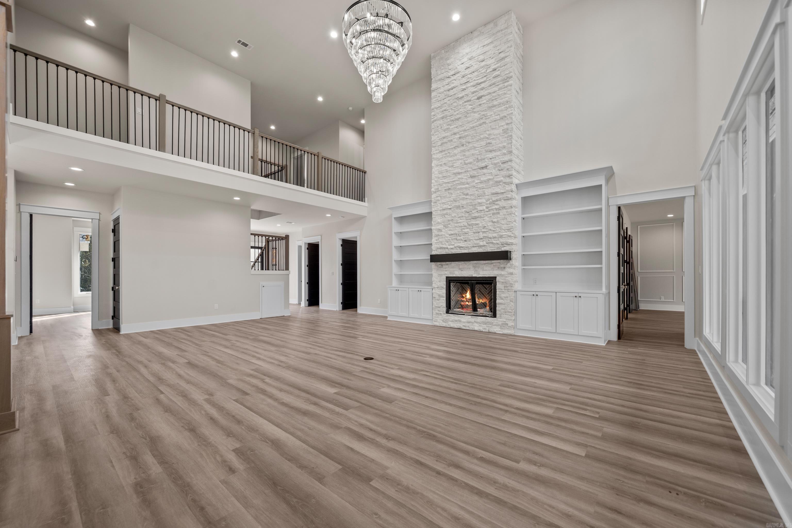 ARLINGTON PARK - Residential