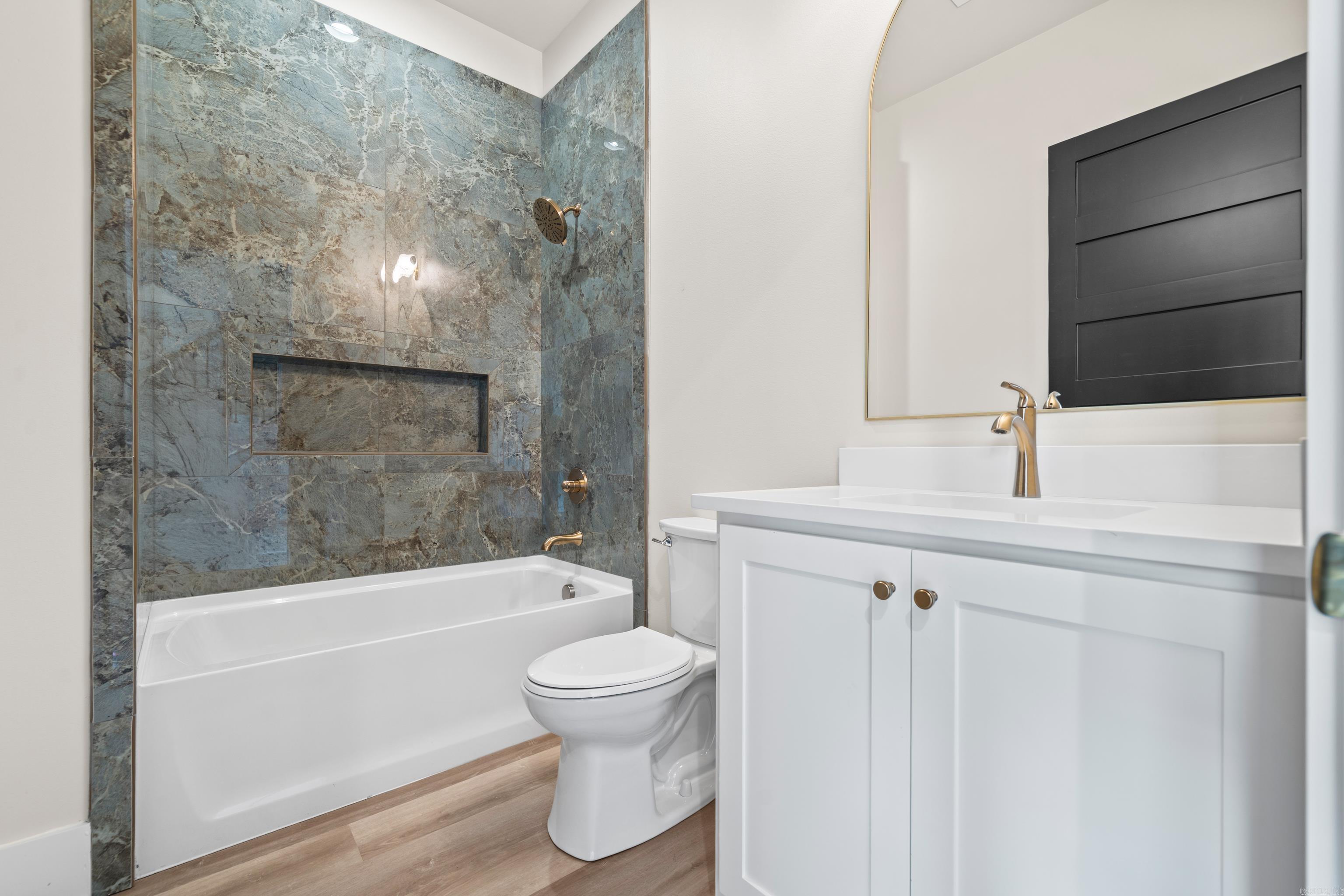 ARLINGTON PARK - Residential