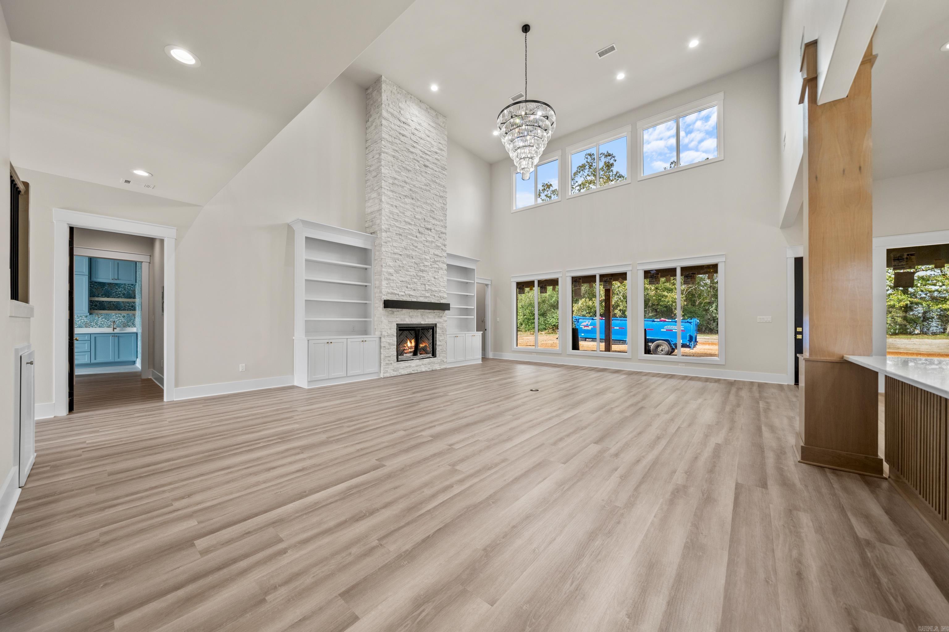 ARLINGTON PARK - Residential