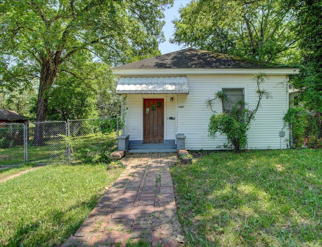 Convenience is key here and this home is in a great part of Hot Springs! Situated near downtown and quick access to the best parts of town. With charm and style this home offers character and a great price! Low maintenance yard and a Detached shop/garage for all your storage needs or hobbies. Call today for your showing!