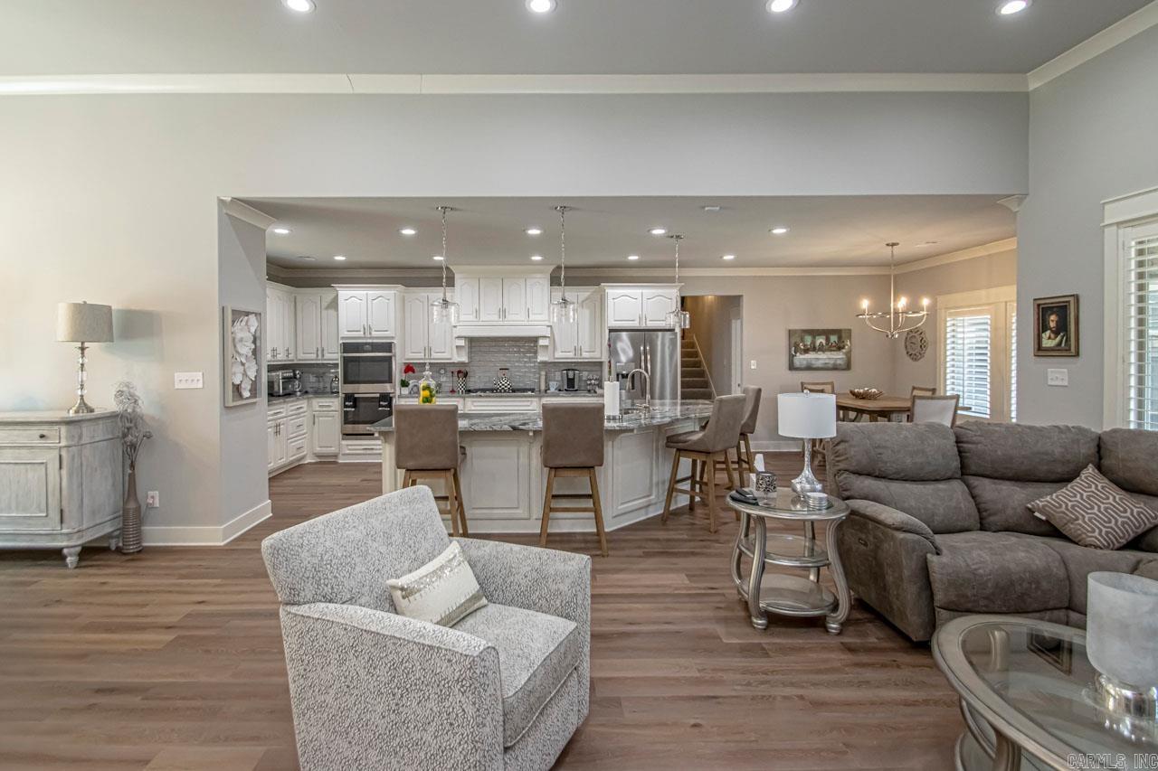 HURRICANE GARDENS - Residential