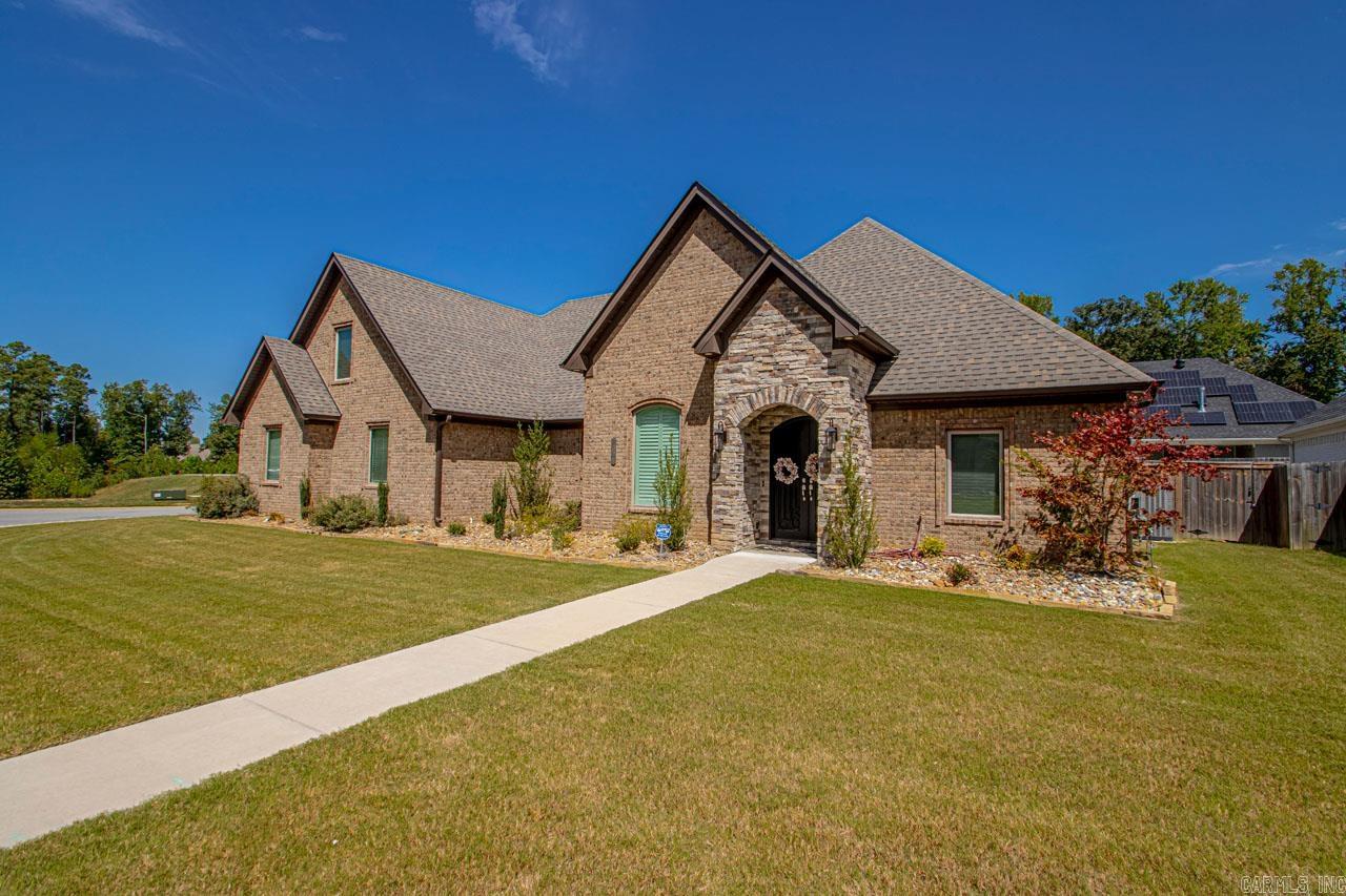 HURRICANE GARDENS - Residential