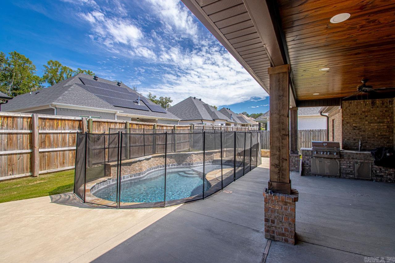 HURRICANE GARDENS - Residential