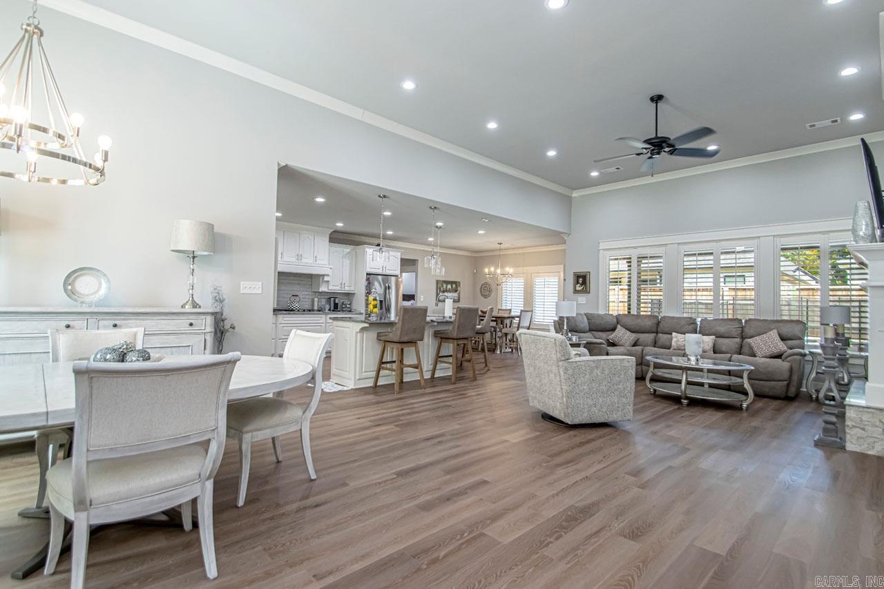 HURRICANE GARDENS - Residential