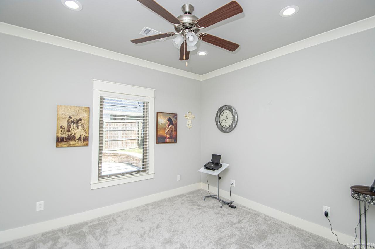 HURRICANE GARDENS - Residential