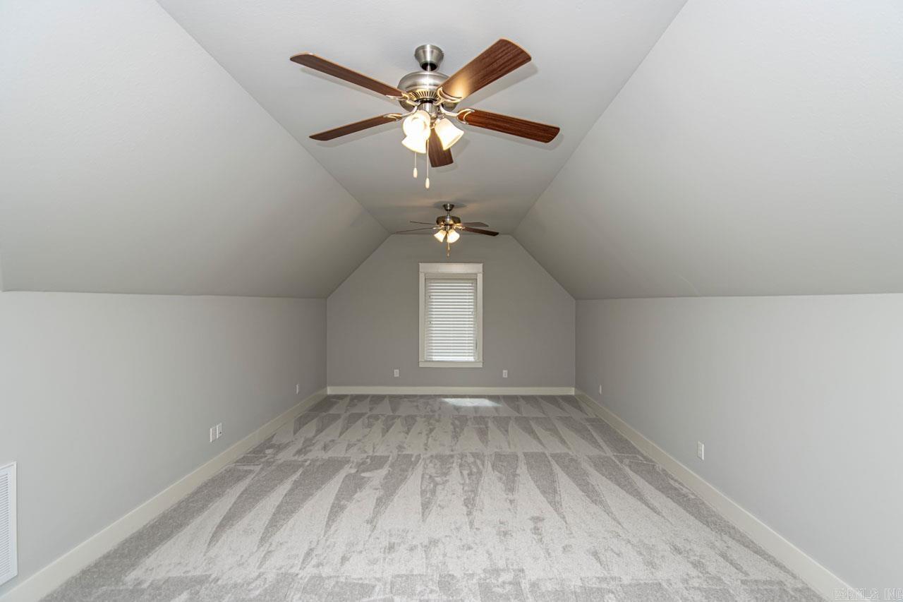 HURRICANE GARDENS - Residential