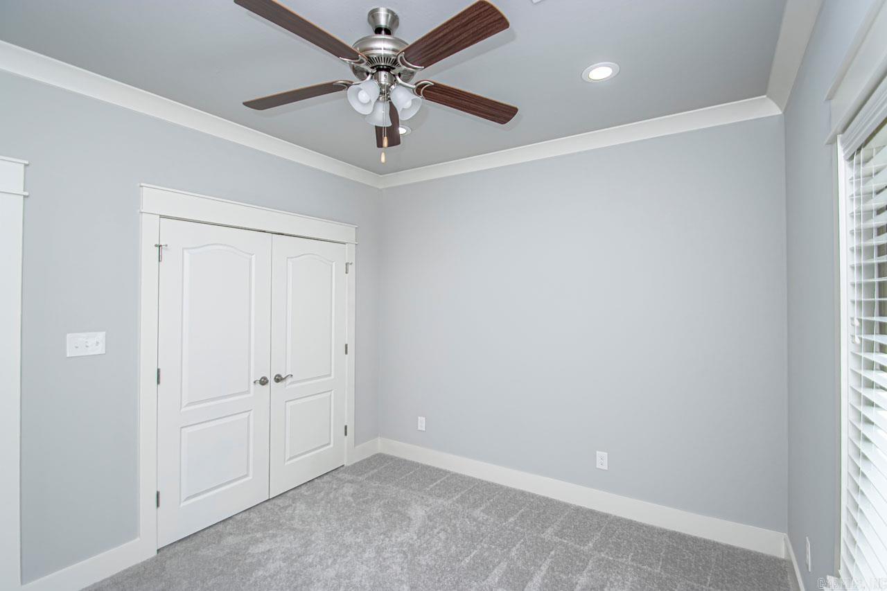 HURRICANE GARDENS - Residential