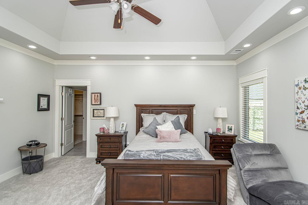 HURRICANE GARDENS - Residential