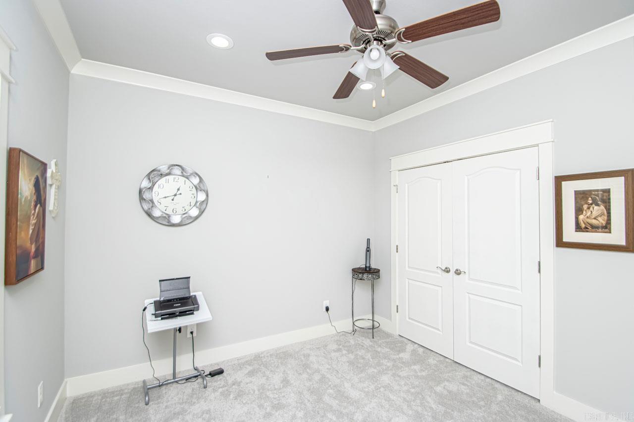 HURRICANE GARDENS - Residential