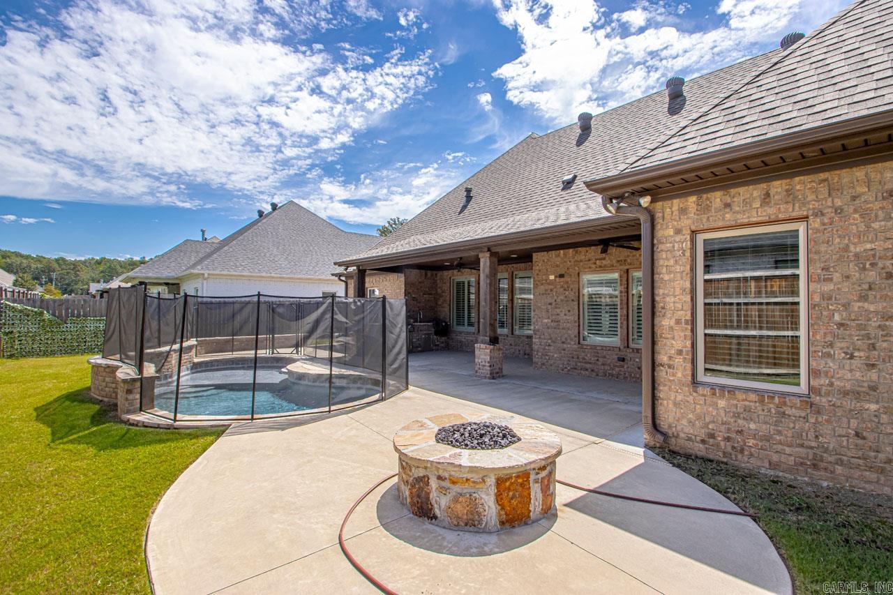 HURRICANE GARDENS - Residential