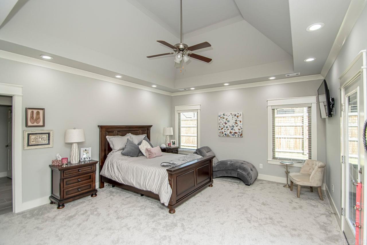 HURRICANE GARDENS - Residential