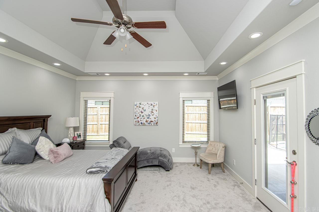 HURRICANE GARDENS - Residential