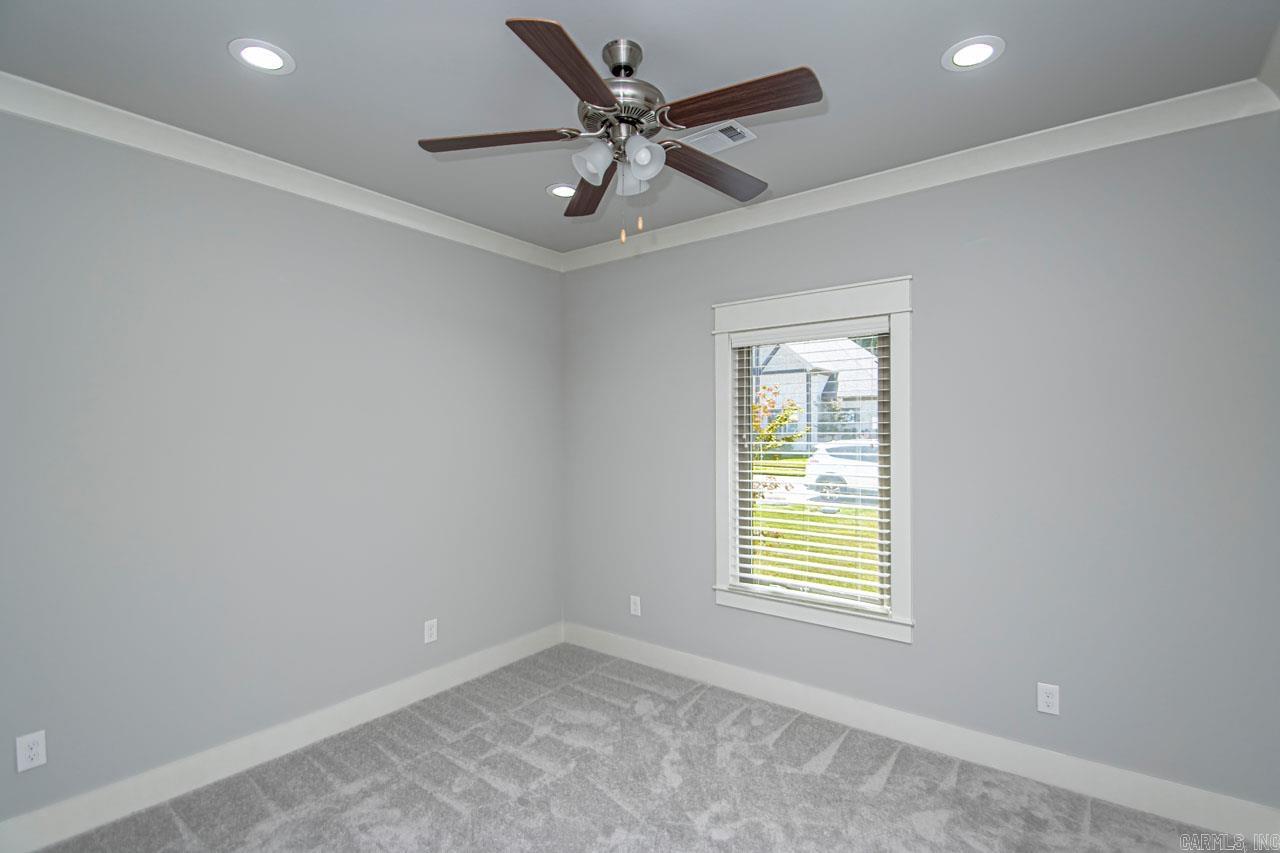 HURRICANE GARDENS - Residential