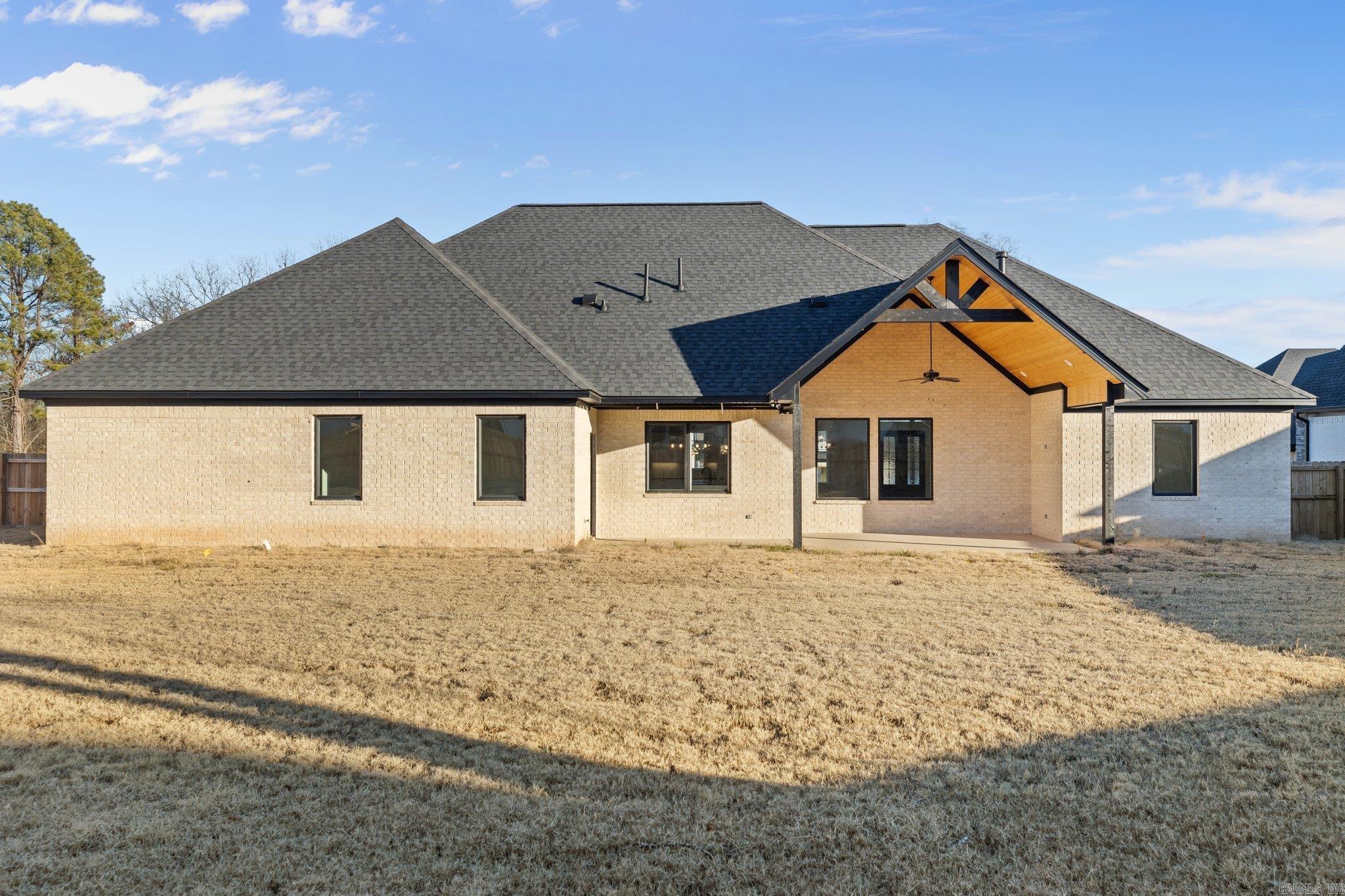 THE POINTE HURRICANE ESTATES - Residential