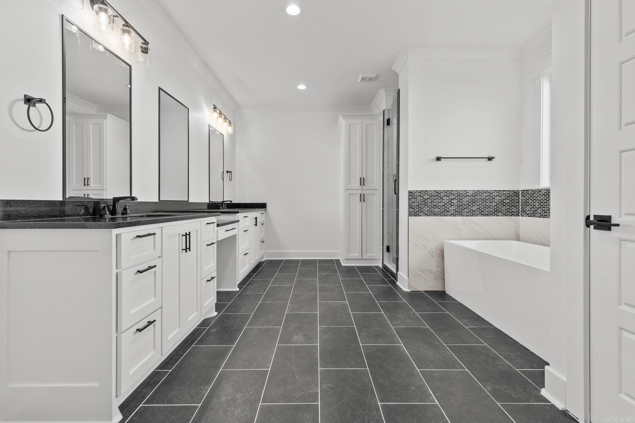 THE POINTE HURRICANE ESTATES - Residential