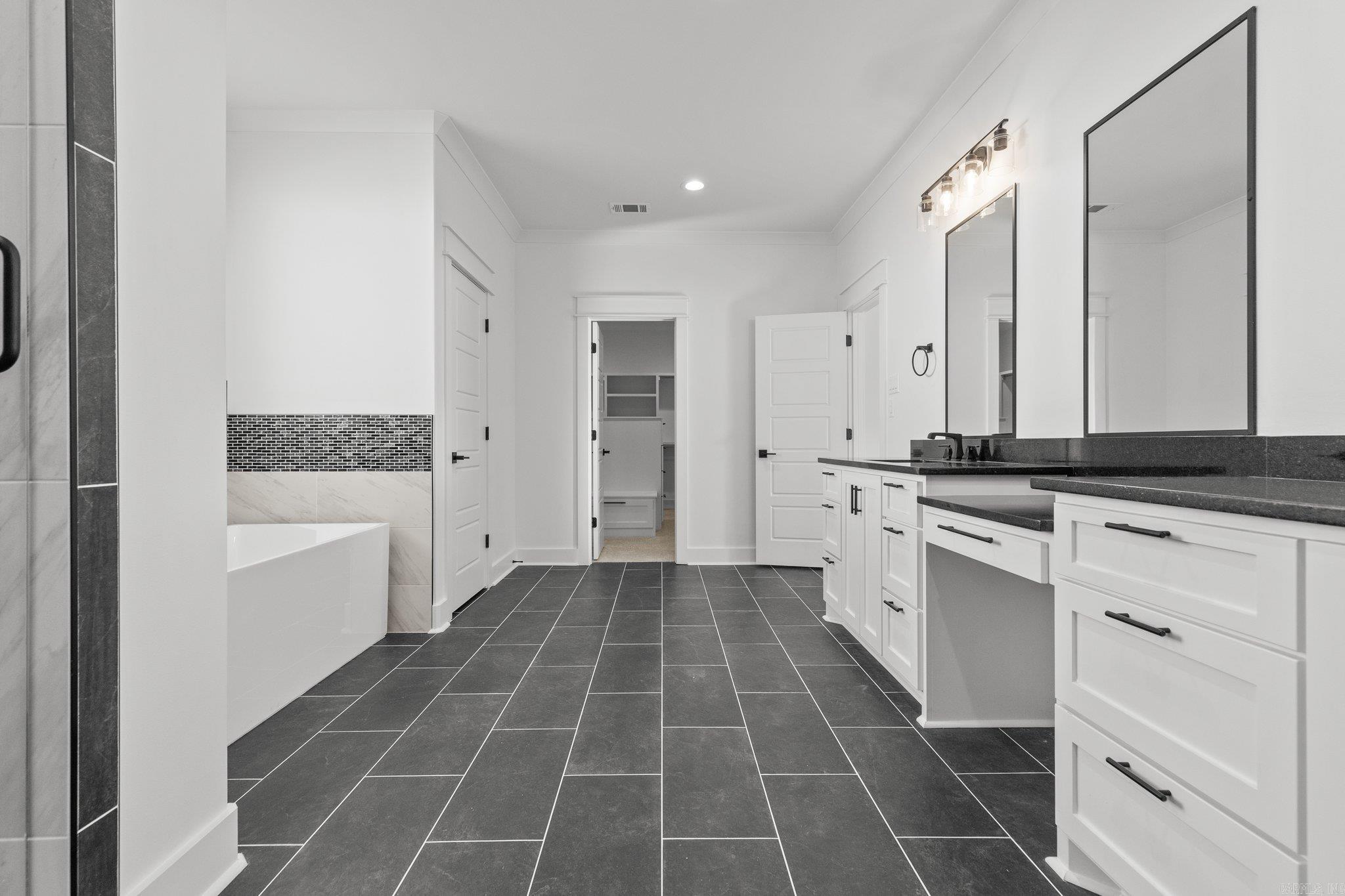 THE POINTE HURRICANE ESTATES - Residential