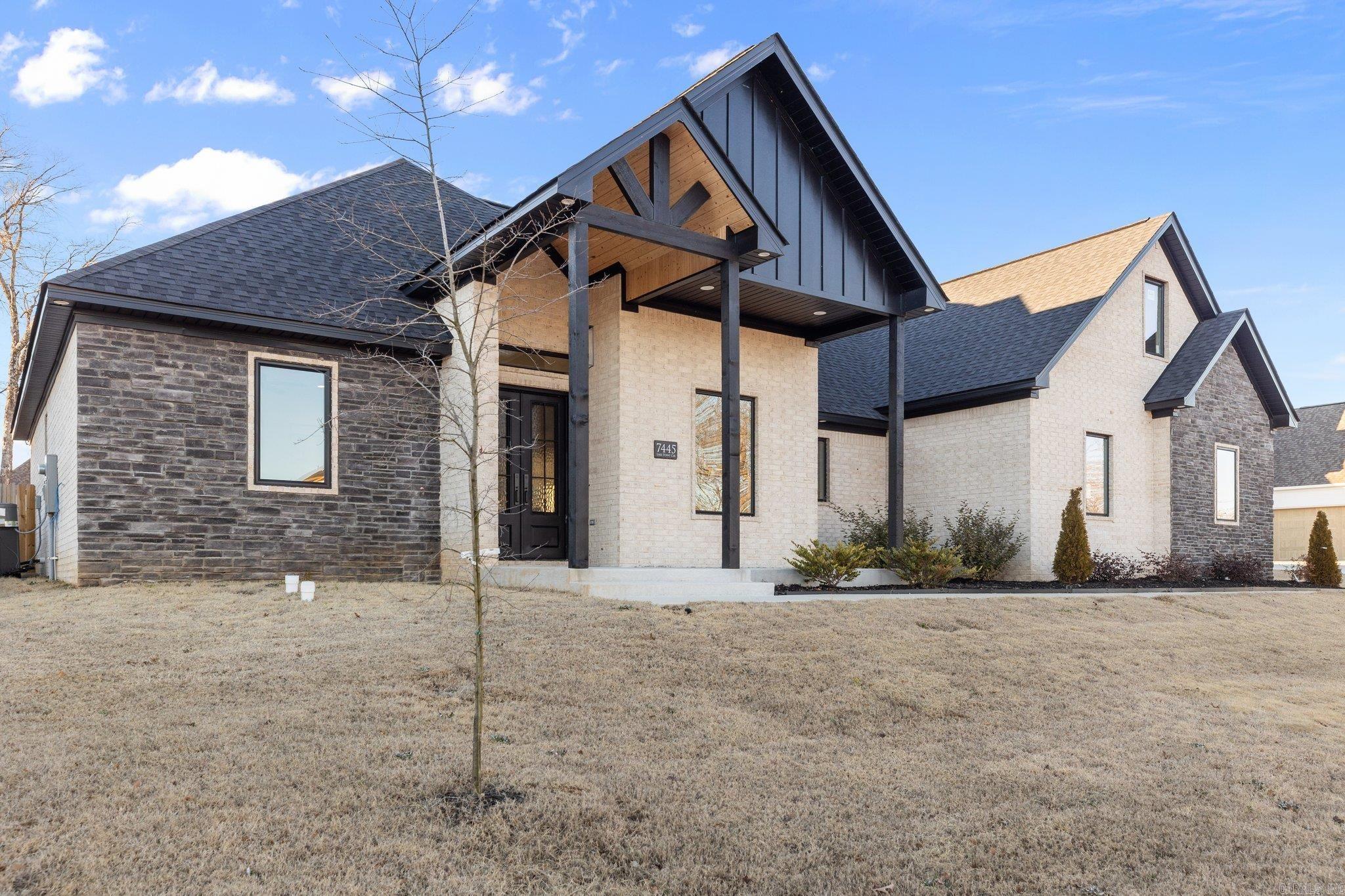 THE POINTE HURRICANE ESTATES - Residential