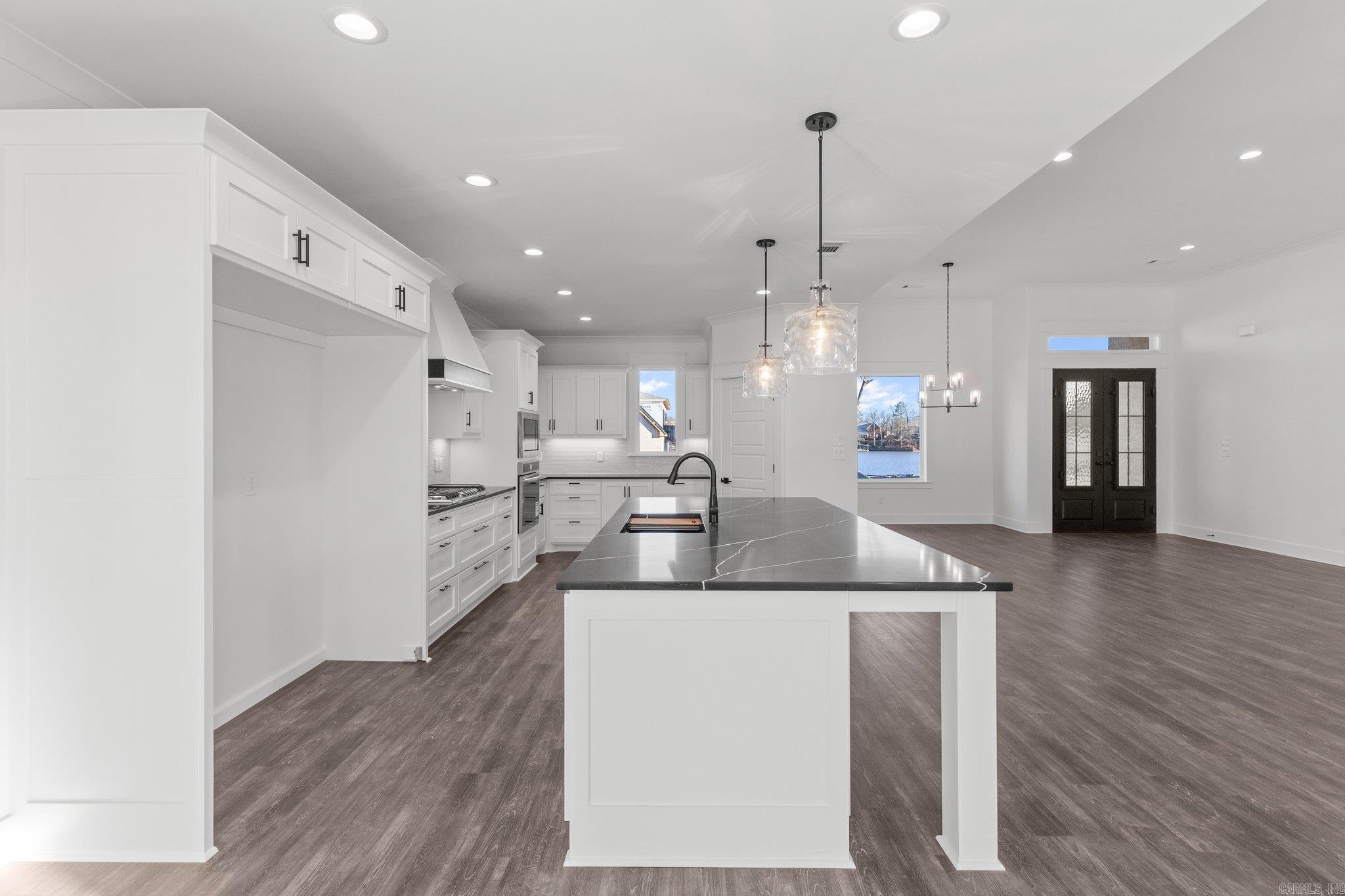 THE POINTE HURRICANE ESTATES - Residential