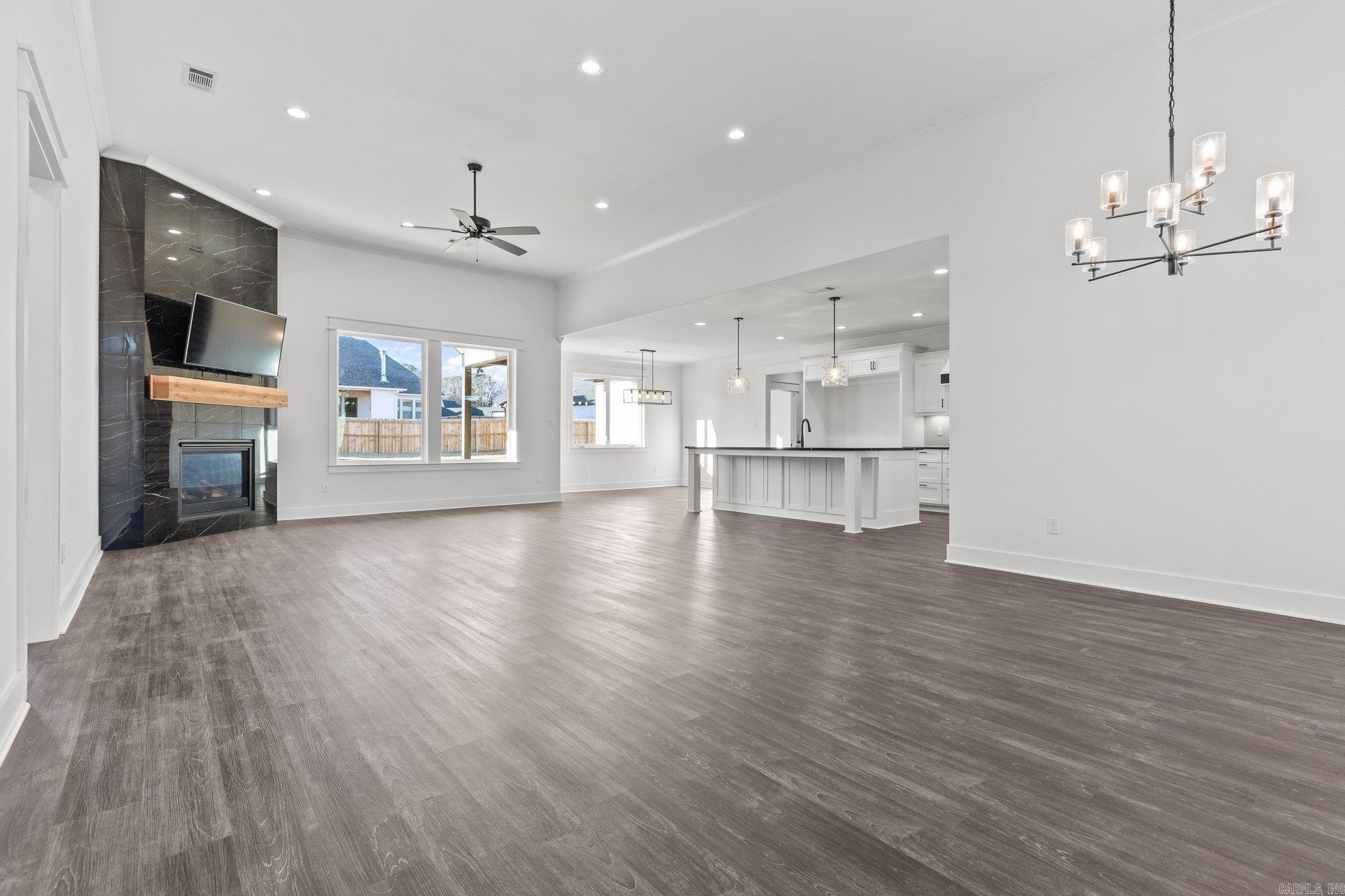 THE POINTE HURRICANE ESTATES - Residential