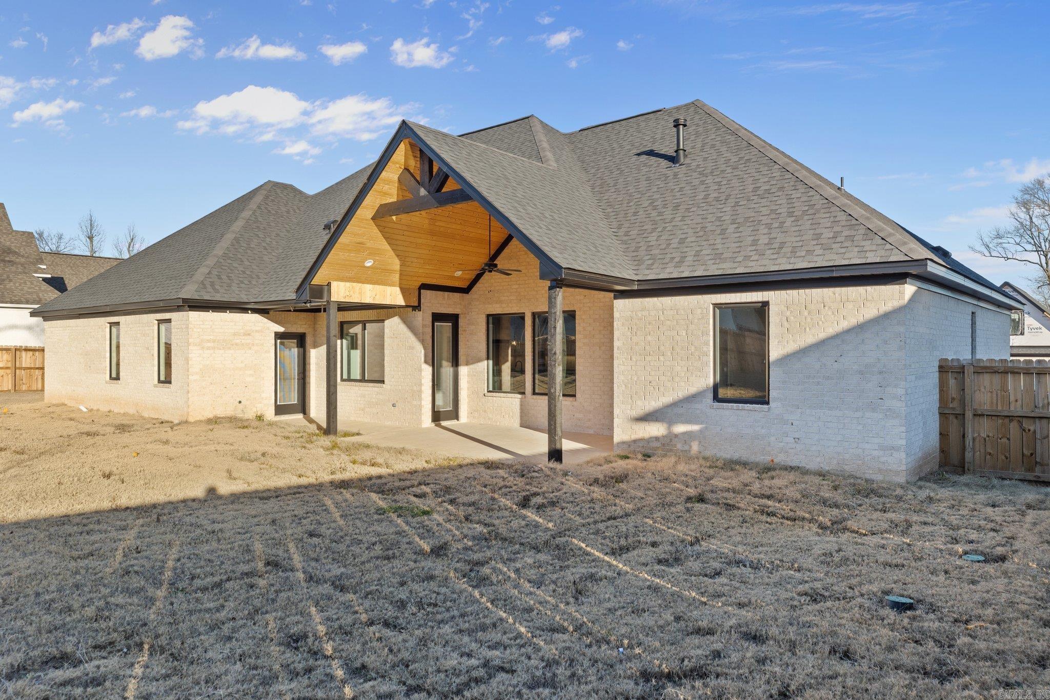 THE POINTE HURRICANE ESTATES - Residential