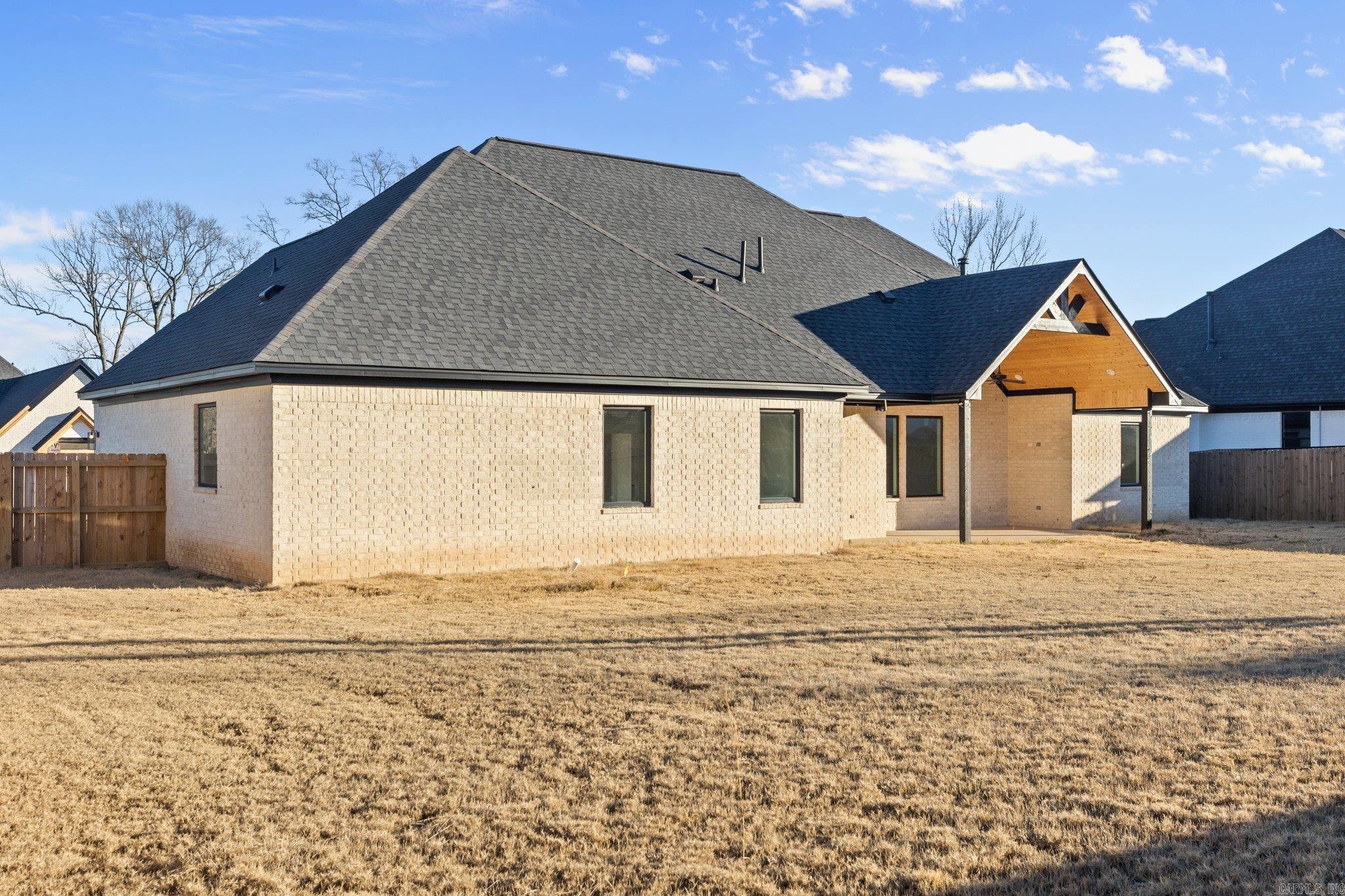 THE POINTE HURRICANE ESTATES - Residential