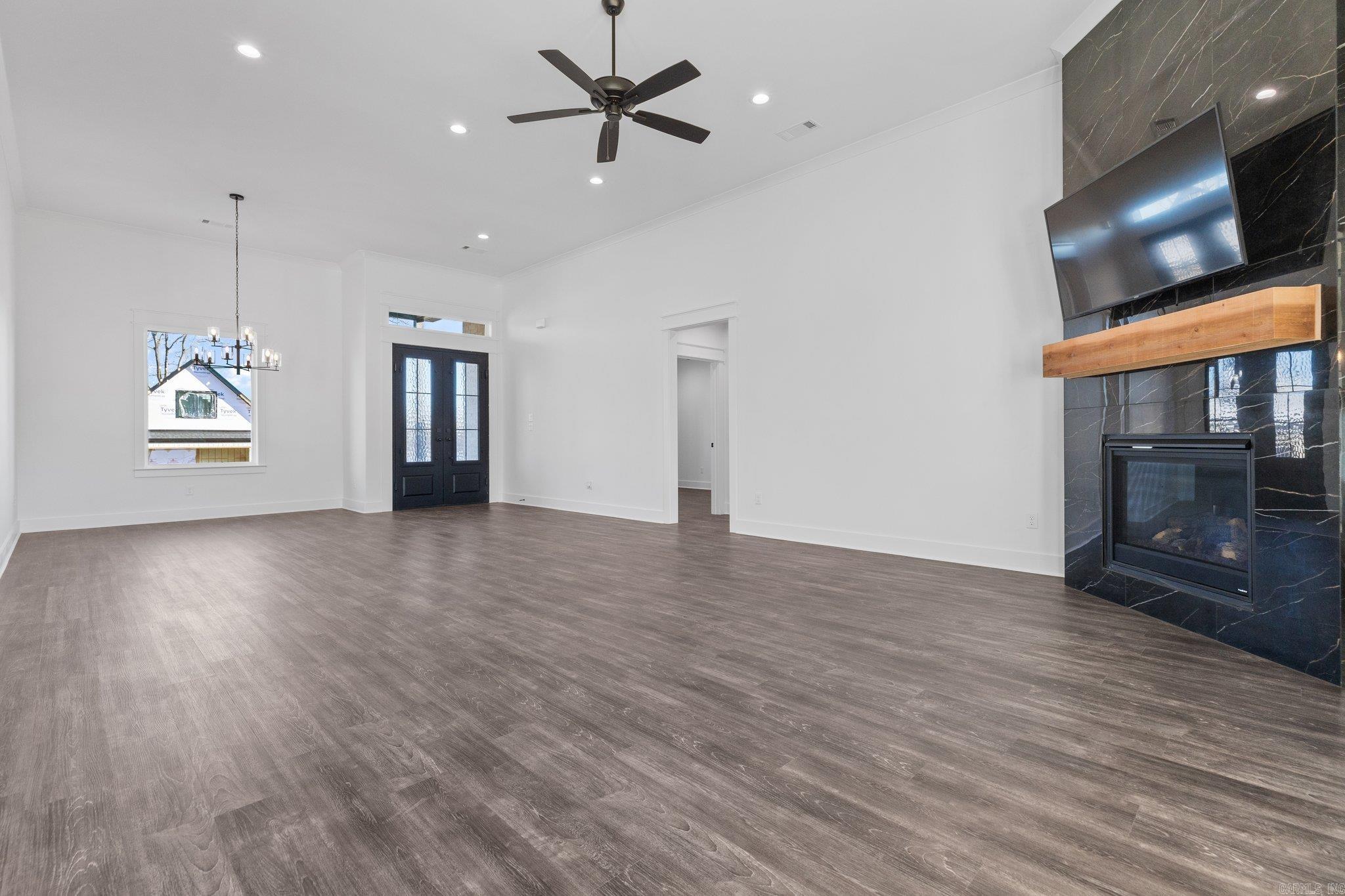 THE POINTE HURRICANE ESTATES - Residential