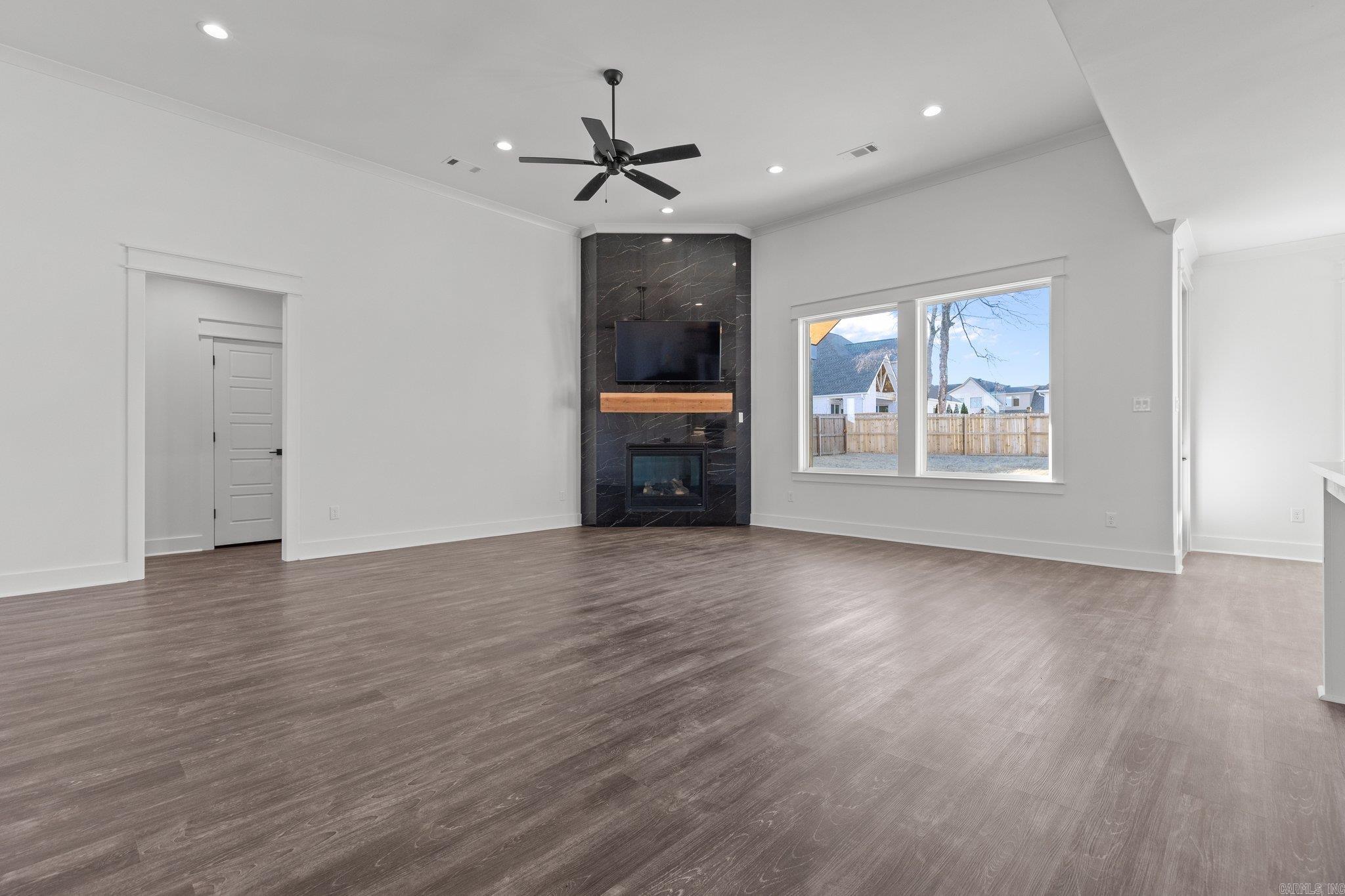 THE POINTE HURRICANE ESTATES - Residential