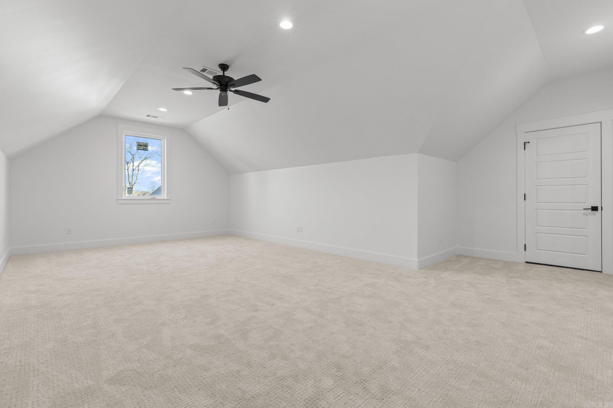 THE POINTE HURRICANE ESTATES - Residential