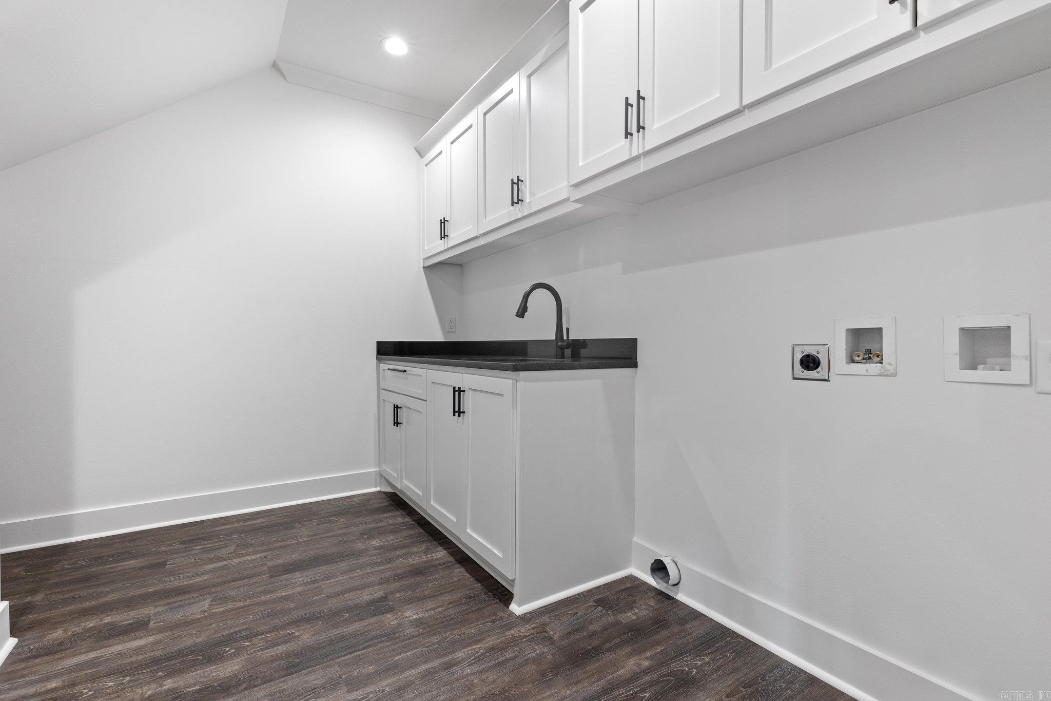 THE POINTE HURRICANE ESTATES - Residential