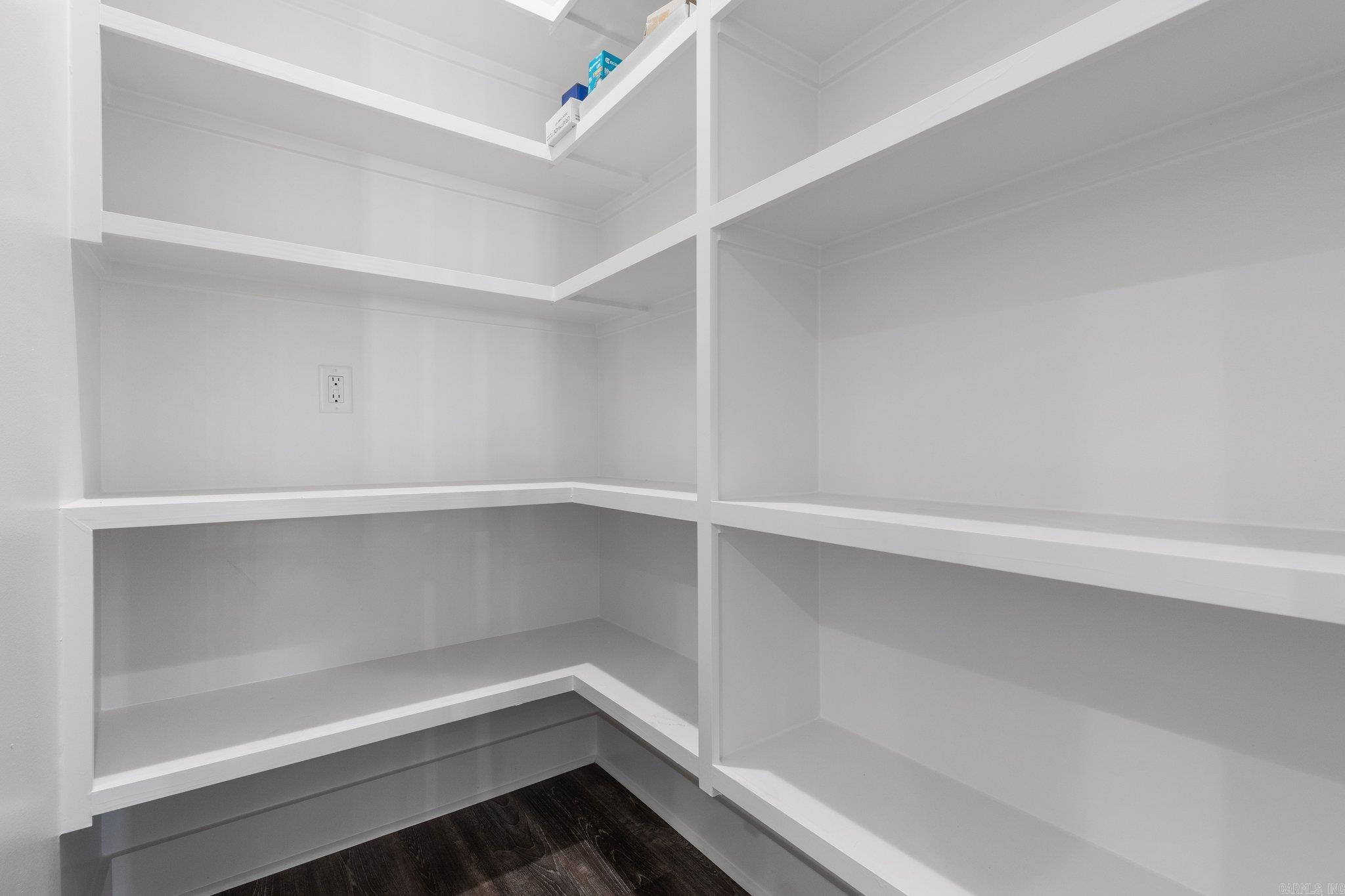 THE POINTE HURRICANE ESTATES - Residential