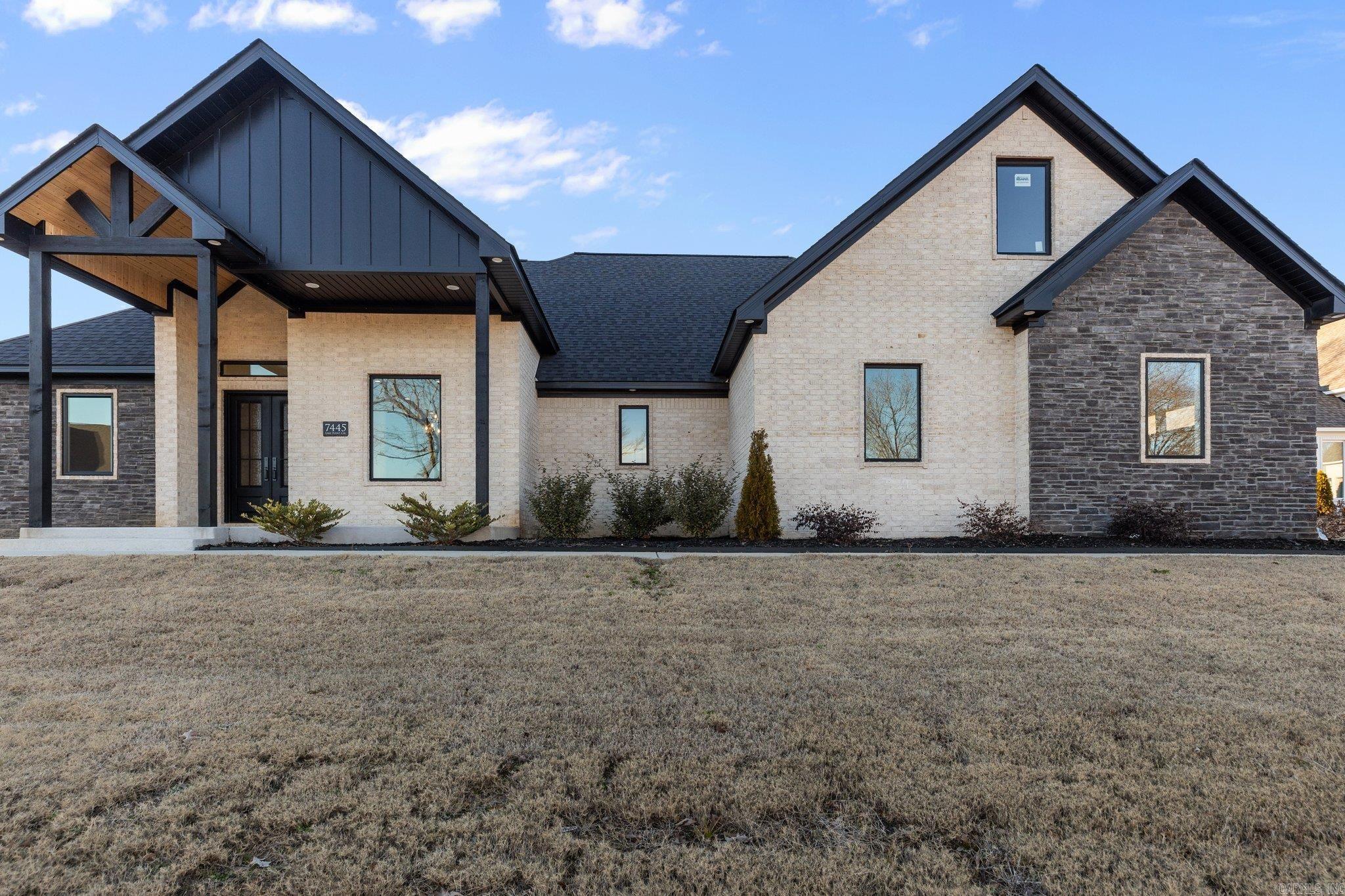 THE POINTE HURRICANE ESTATES - Residential